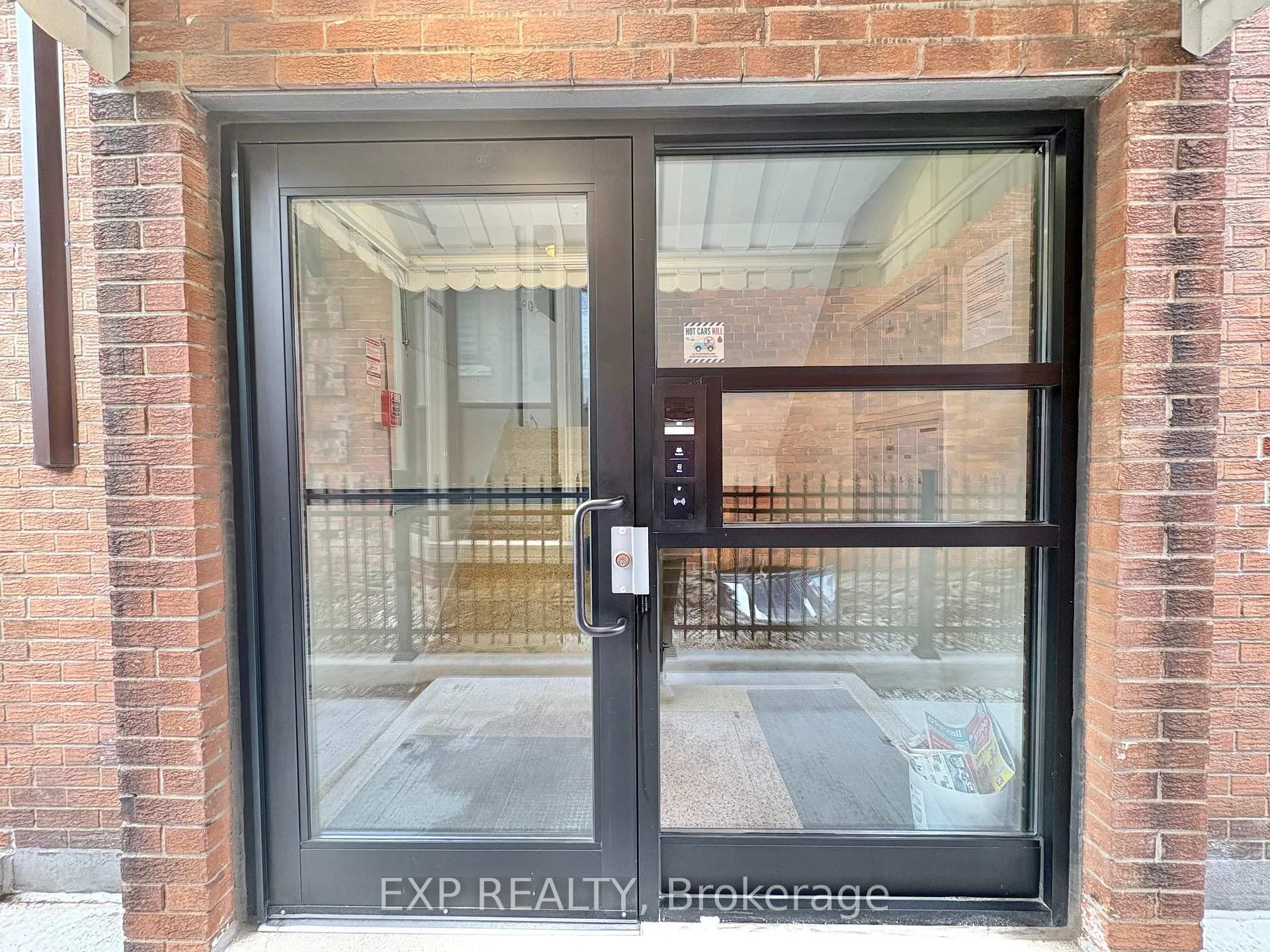 Photo 4 of Unit UNIT-1, 100 West Avenue, Hamilton, Stinson — HOMEH