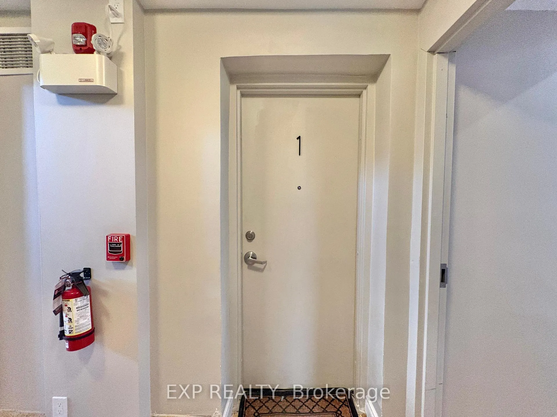 Photo 5 of Unit UNIT-1, 100 West Avenue, Hamilton, Stinson — HOMEH