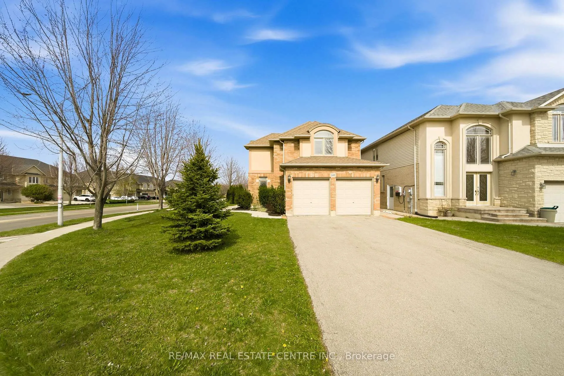 Photo 6 of 189 Cloverleaf Drive, Hamilton, Meadowlands — HOMEH