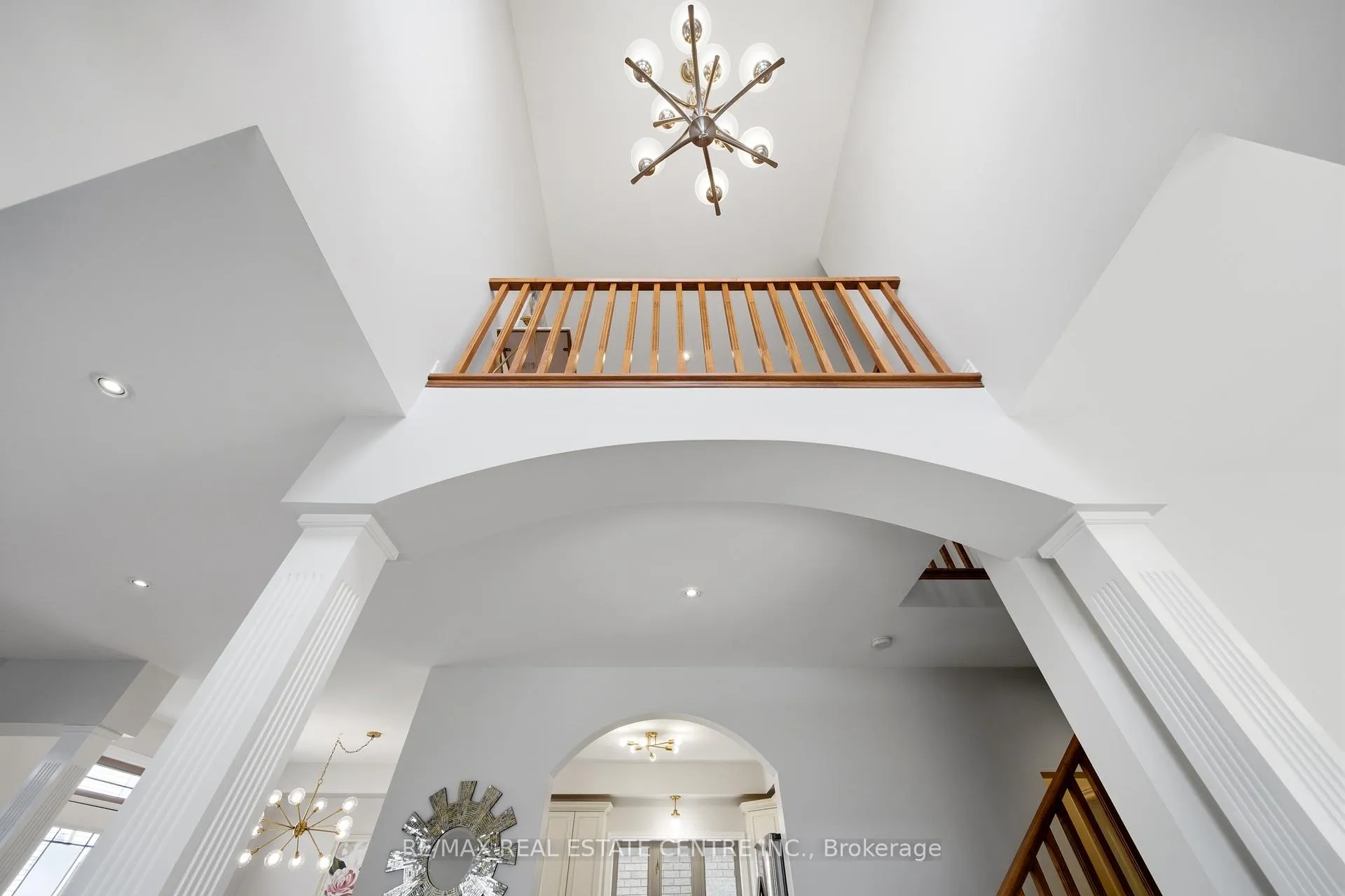 Photo 10 of 189 Cloverleaf Drive, Hamilton, Meadowlands — HOMEH