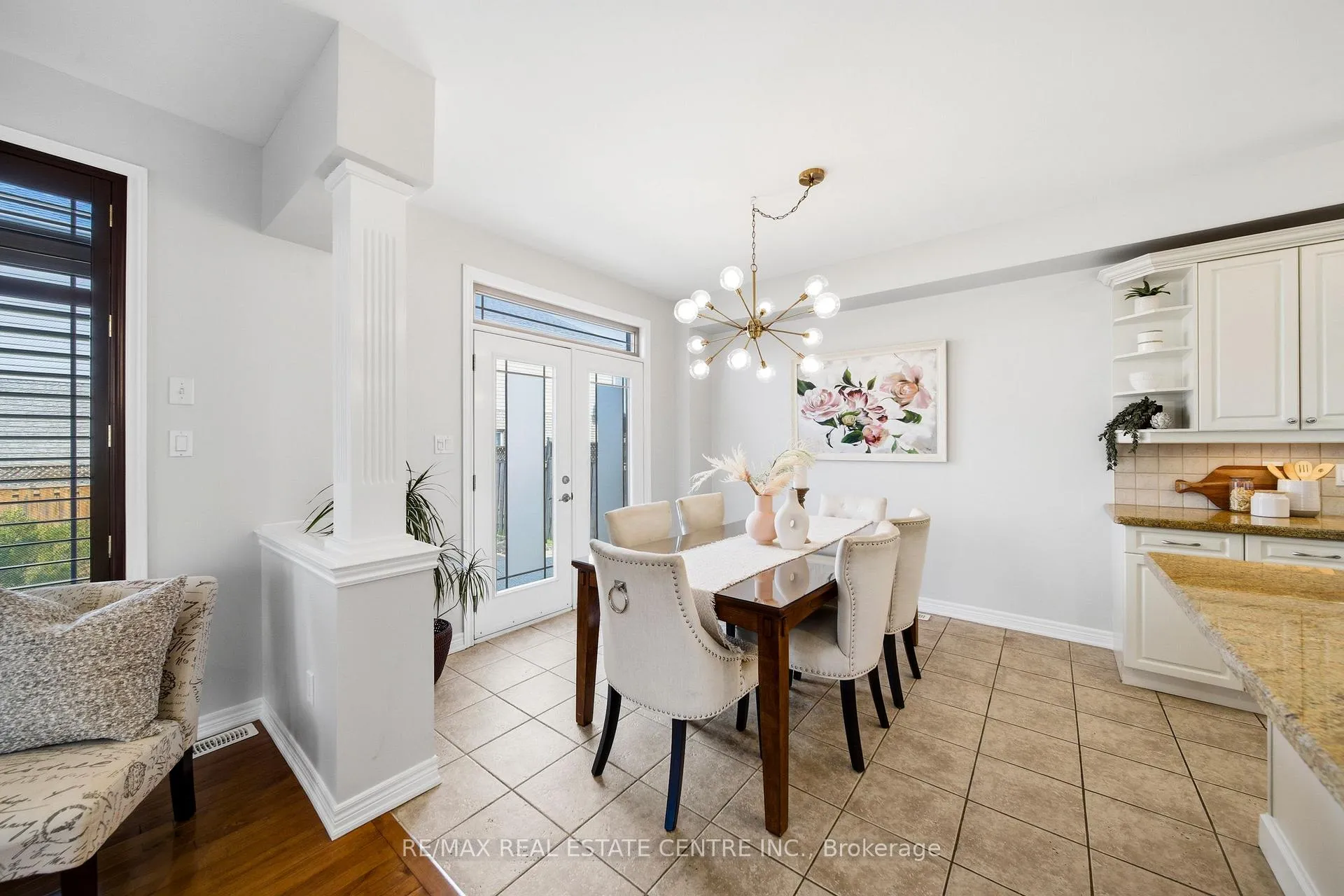 Photo 16 of 189 Cloverleaf Drive, Hamilton, Meadowlands — HOMEH