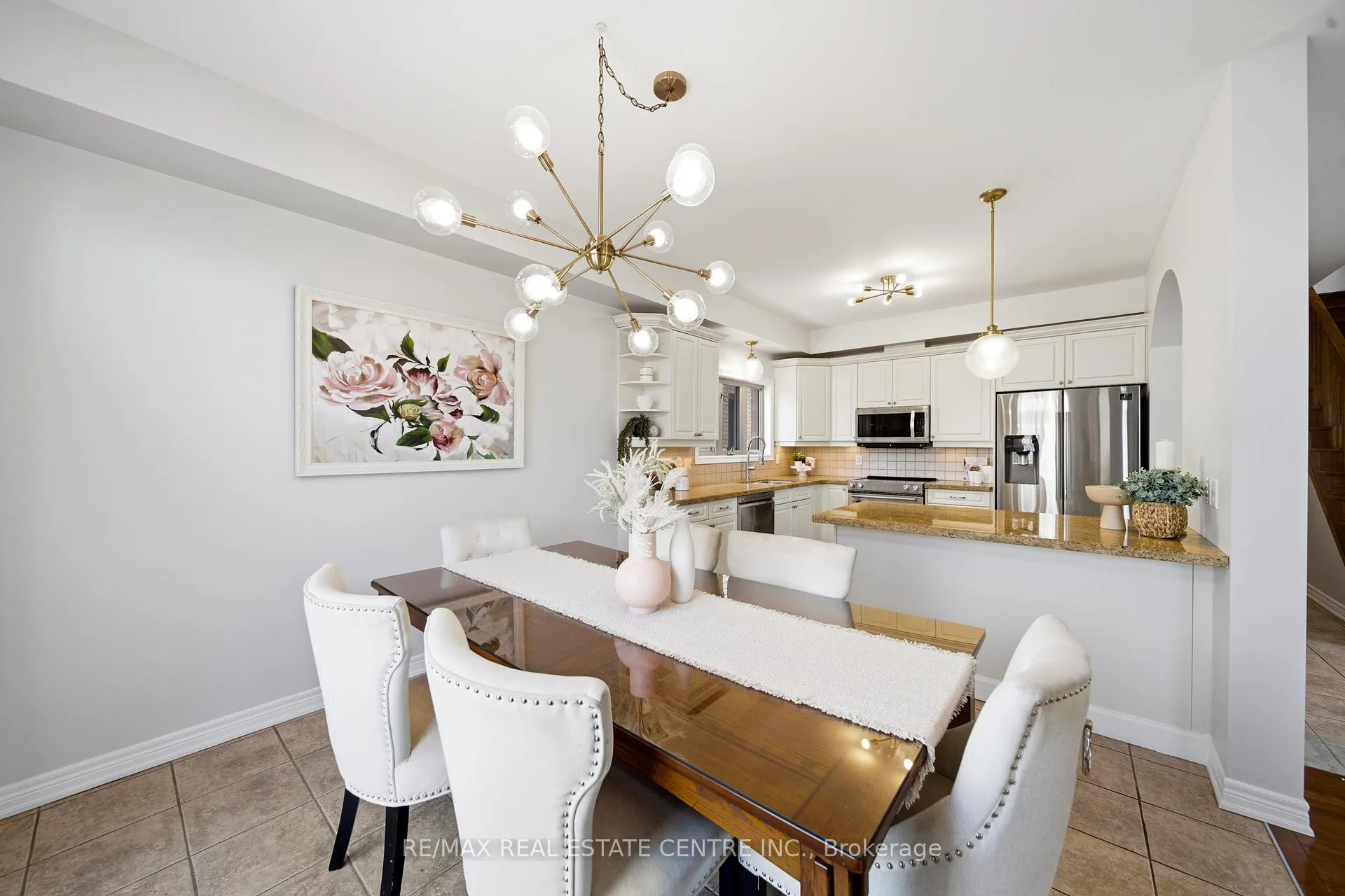 Photo 17 of 189 Cloverleaf Drive, Hamilton, Meadowlands — HOMEH