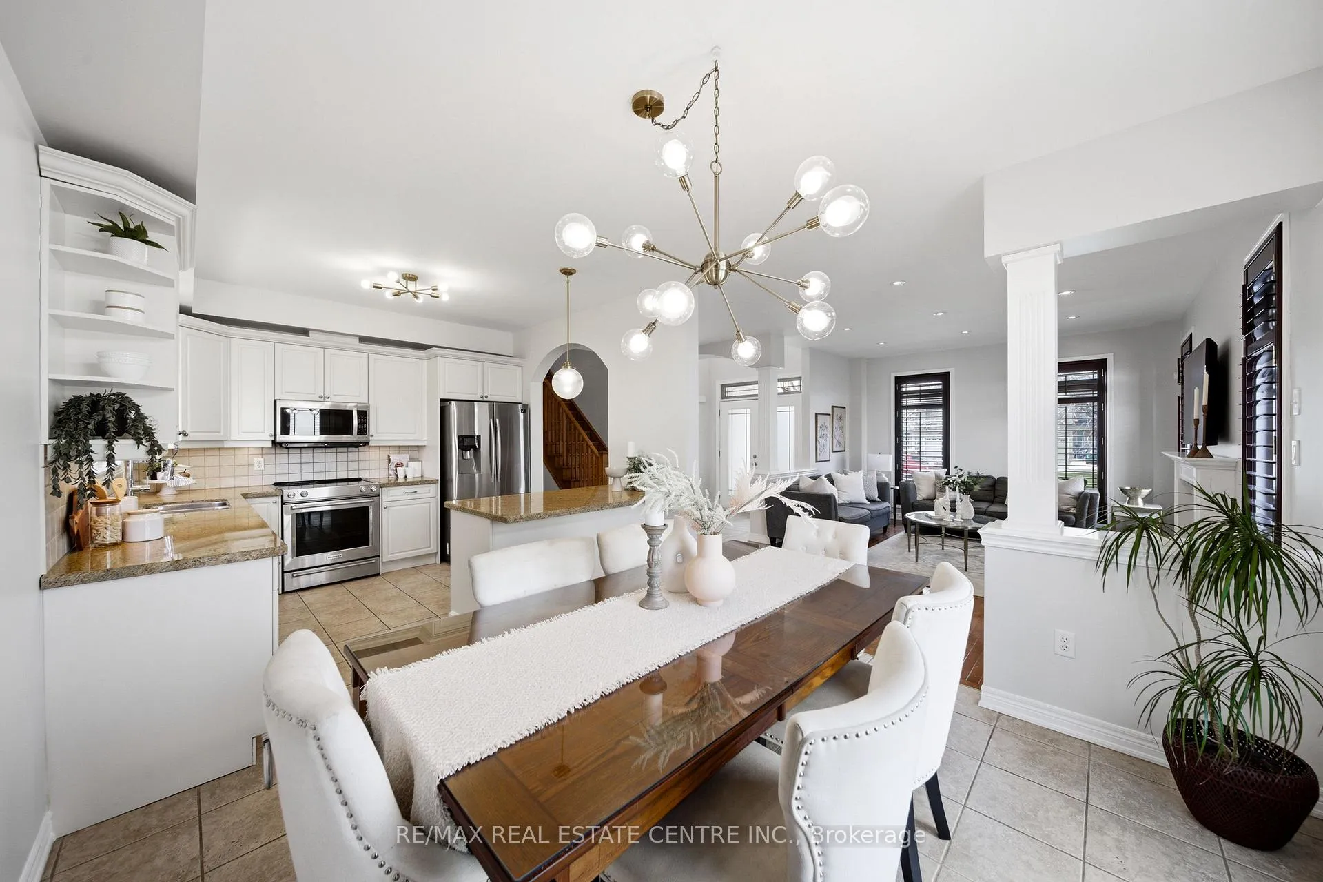 Photo 18 of 189 Cloverleaf Drive, Hamilton, Meadowlands — HOMEH