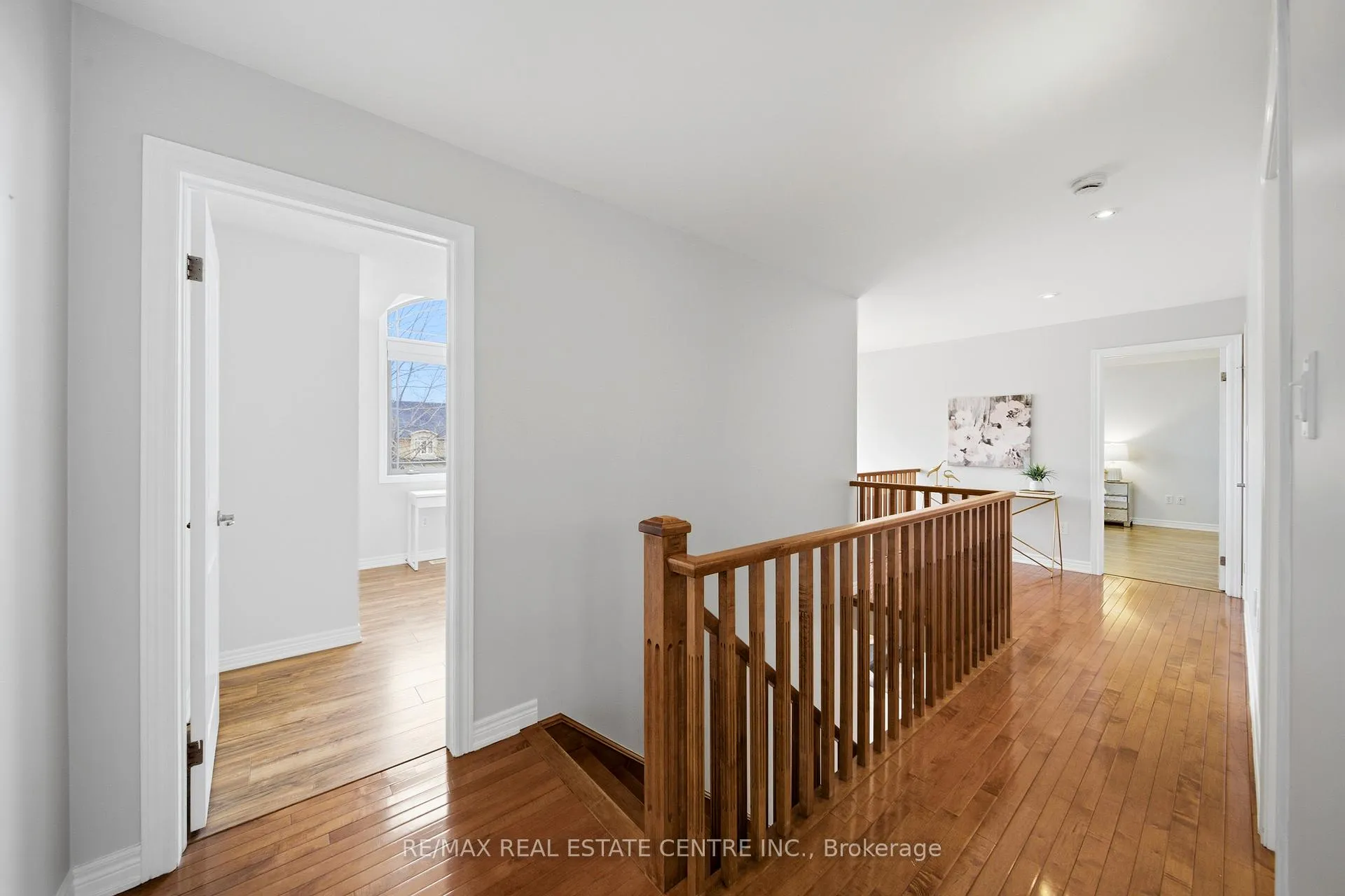 Photo 30 of 189 Cloverleaf Drive, Hamilton, Meadowlands — HOMEH