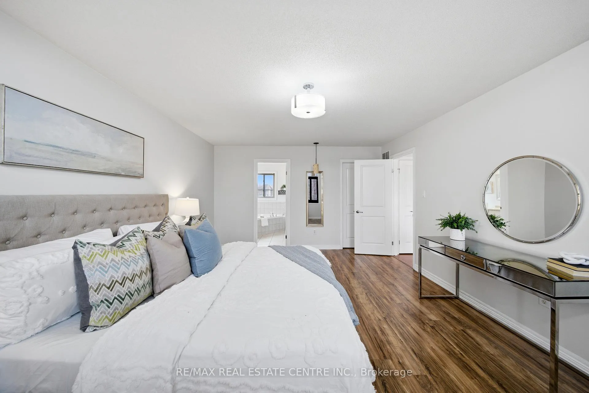 Photo 32 of 189 Cloverleaf Drive, Hamilton, Meadowlands — HOMEH