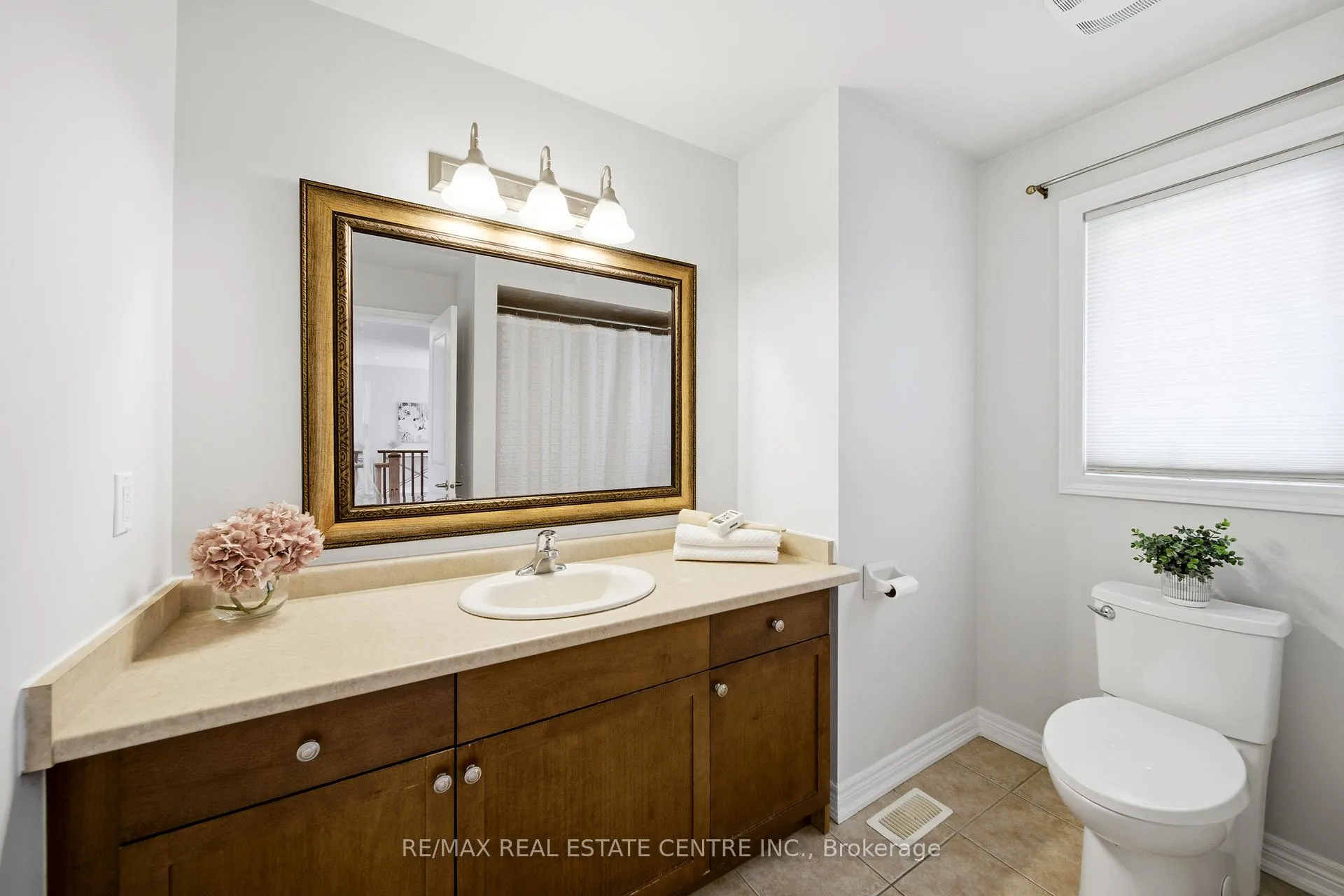 Photo 38 of 189 Cloverleaf Drive, Hamilton, Meadowlands — HOMEH