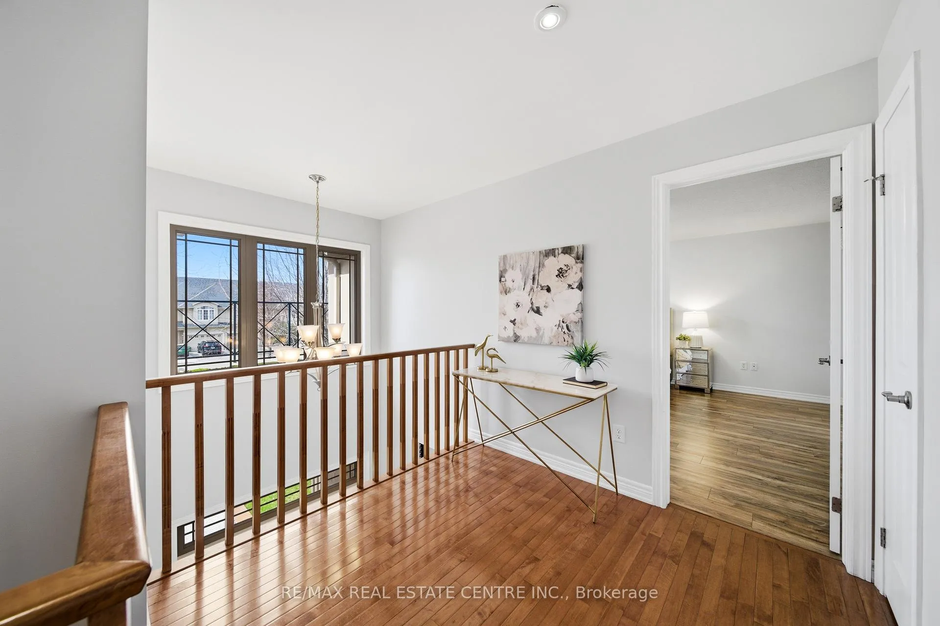 Photo 40 of 189 Cloverleaf Drive, Hamilton, Meadowlands — HOMEH
