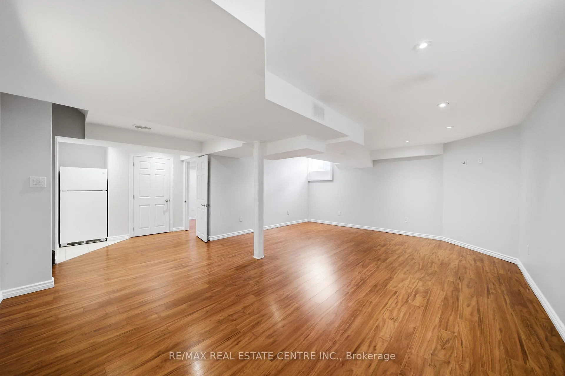 Photo 42 of 189 Cloverleaf Drive, Hamilton, Meadowlands — HOMEH