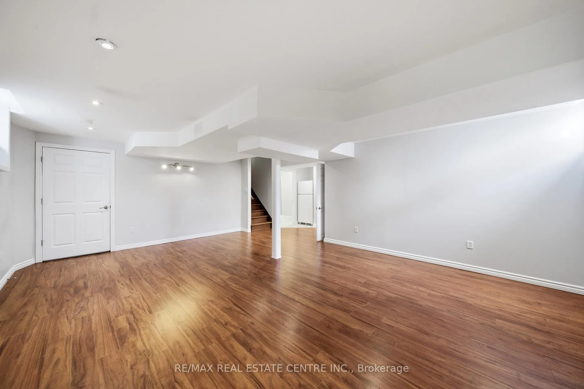 Photo 43 of 189 Cloverleaf Drive, Hamilton, Meadowlands — HOMEH