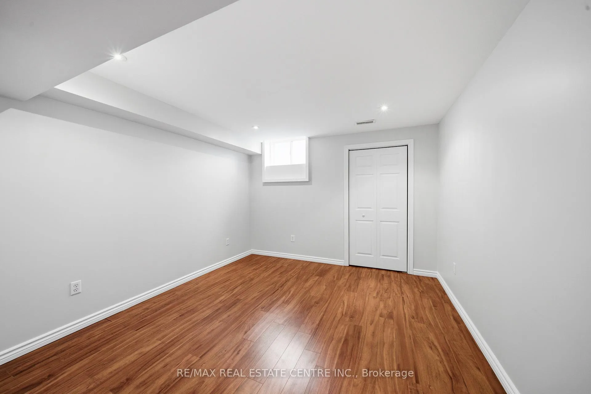 Photo 44 of 189 Cloverleaf Drive, Hamilton, Meadowlands — HOMEH