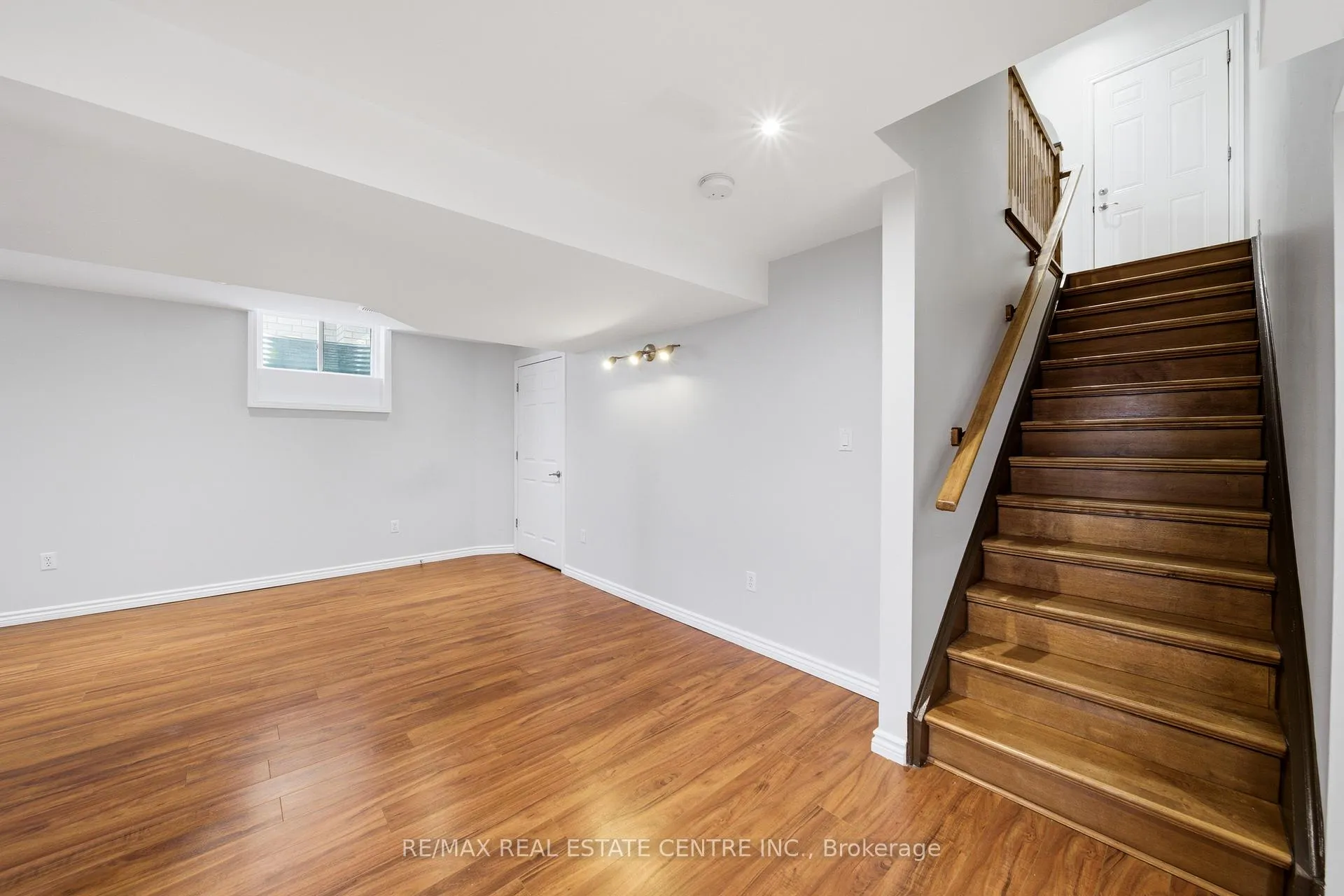 Photo 45 of 189 Cloverleaf Drive, Hamilton, Meadowlands — HOMEH