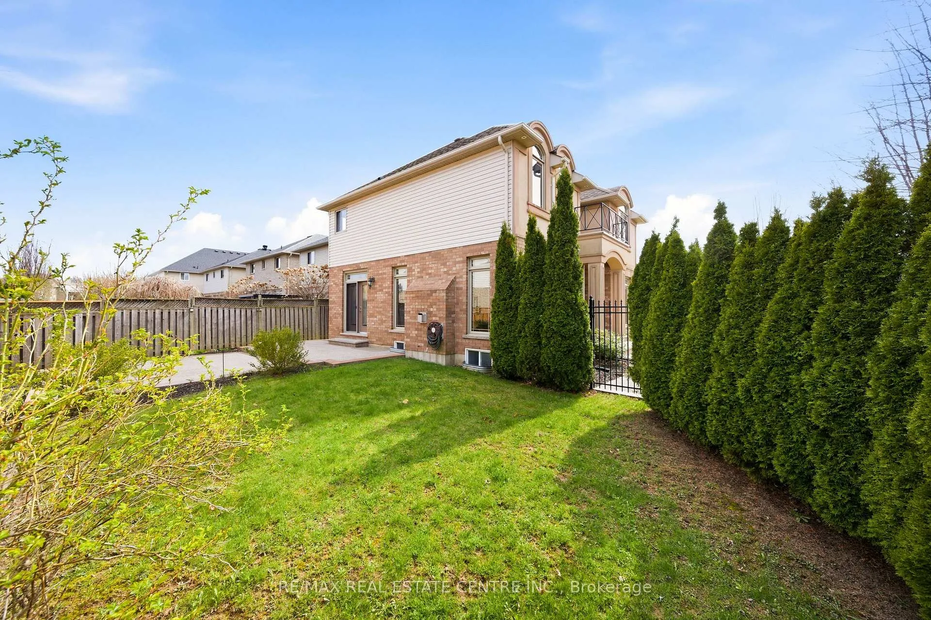 Photo 49 of 189 Cloverleaf Drive, Hamilton, Meadowlands — HOMEH