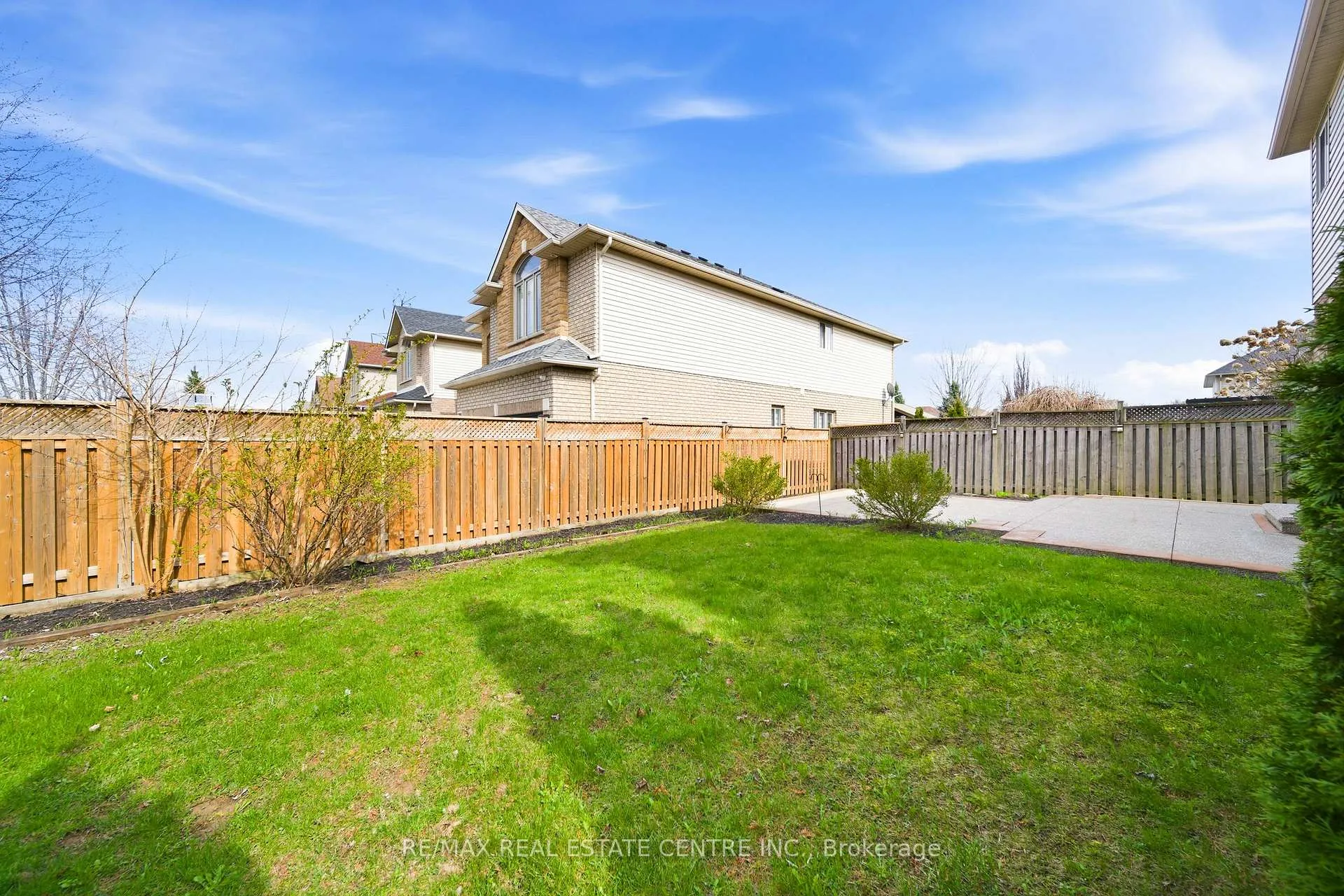 Photo 50 of 189 Cloverleaf Drive, Hamilton, Meadowlands — HOMEH