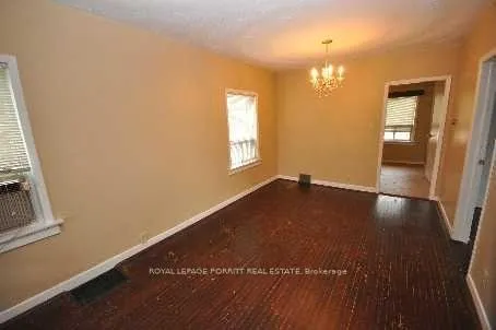 Photo 5 of 86 Ash Crescent, Etobicoke, Long Branch — HOMEH