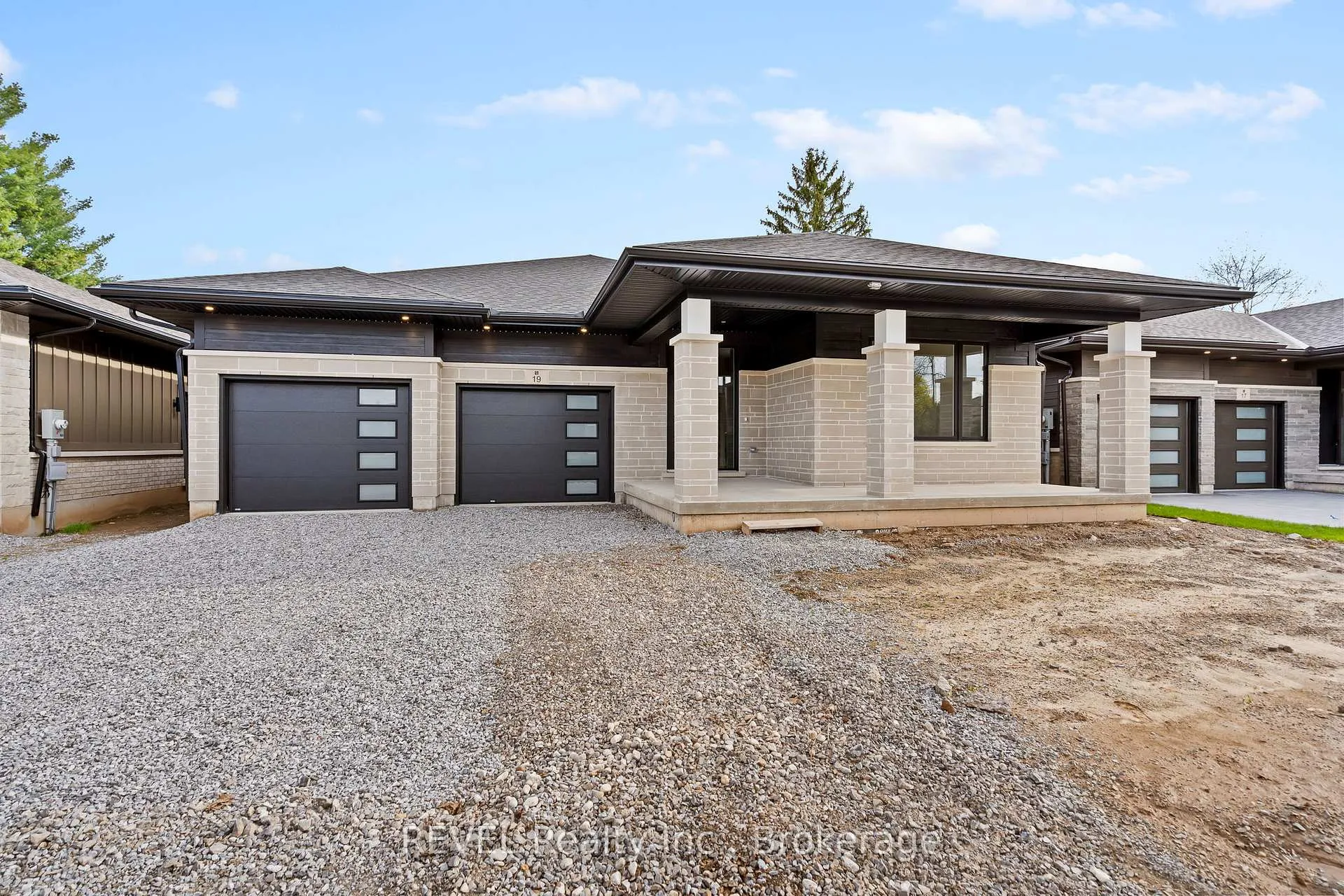 Photo 3 of 19 Accursi Crescent, Pelham, Fonthill — HOMEH