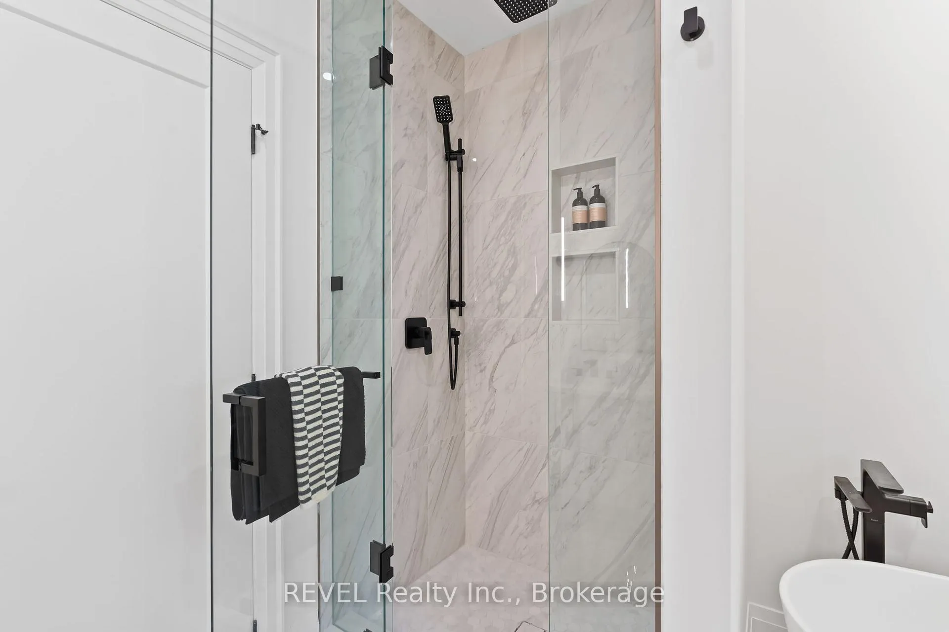 Photo 28 of 19 Accursi Crescent, Pelham, Fonthill — HOMEH
