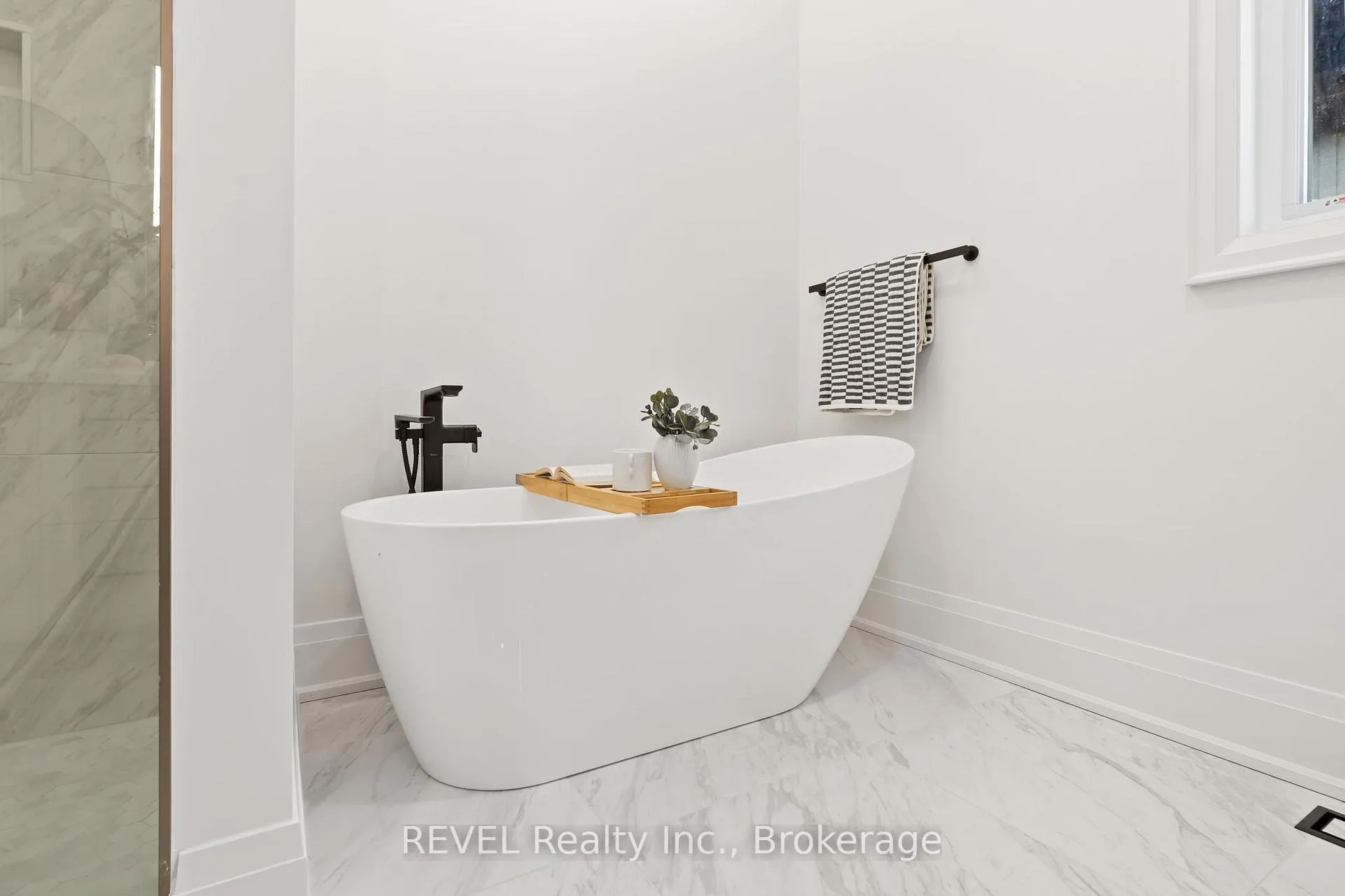 Photo 29 of 19 Accursi Crescent, Pelham, Fonthill — HOMEH