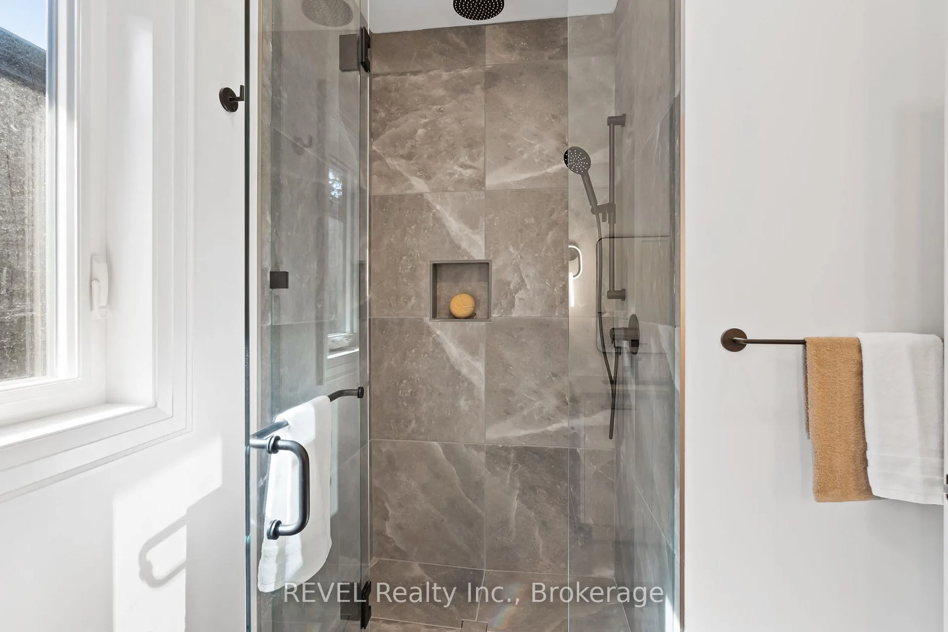 Photo 35 of 19 Accursi Crescent, Pelham, Fonthill — HOMEH