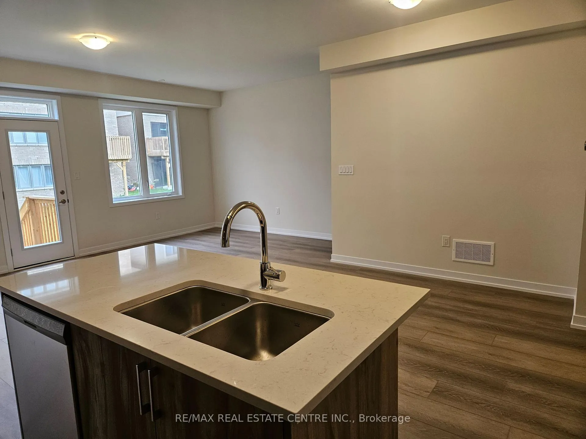 Photo 3 of Unit Upper, 22 Ziibi Way, Clarington, Newcastle — HOMEH