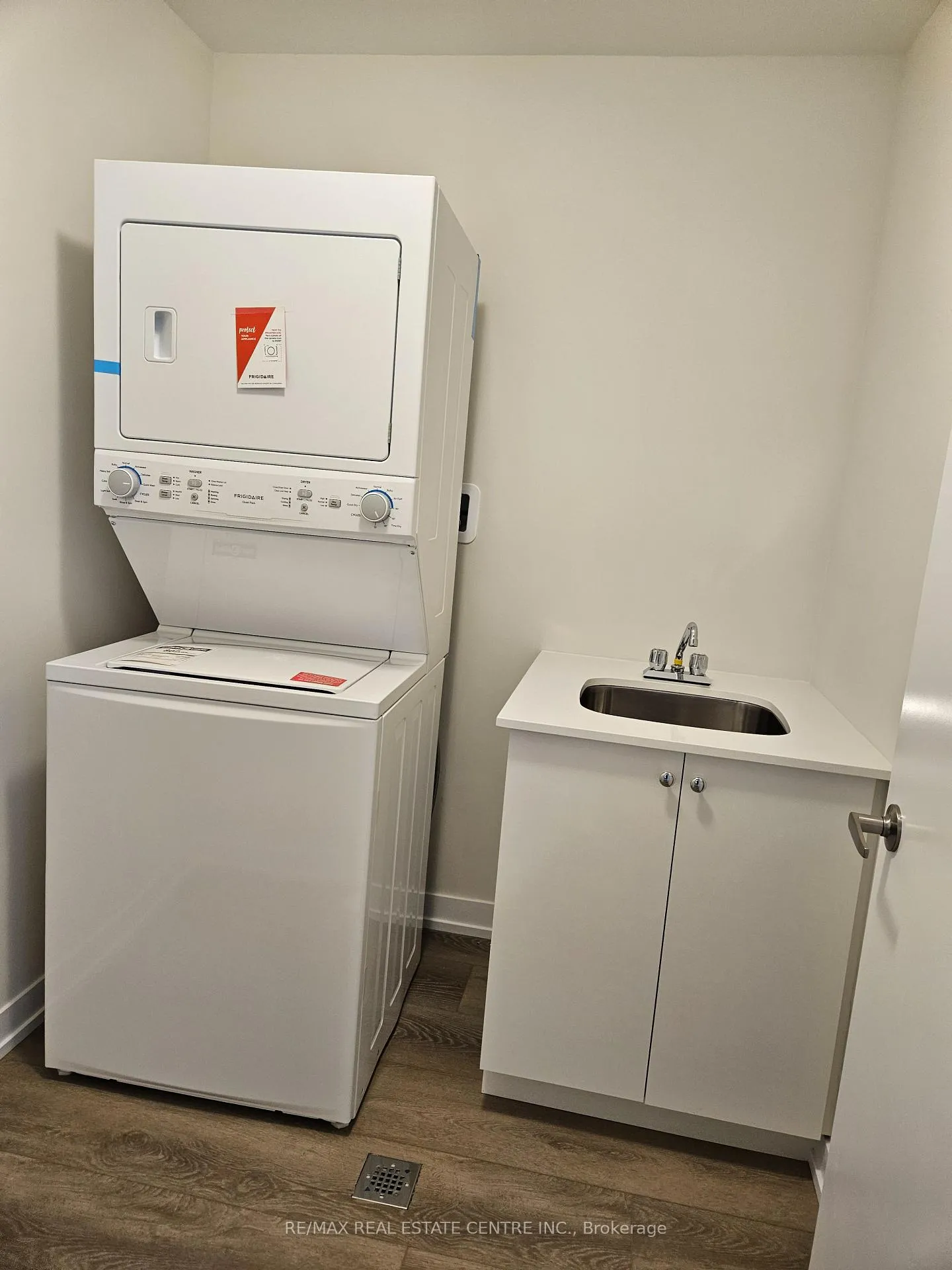 Photo 9 of Unit Upper, 22 Ziibi Way, Clarington, Newcastle — HOMEH