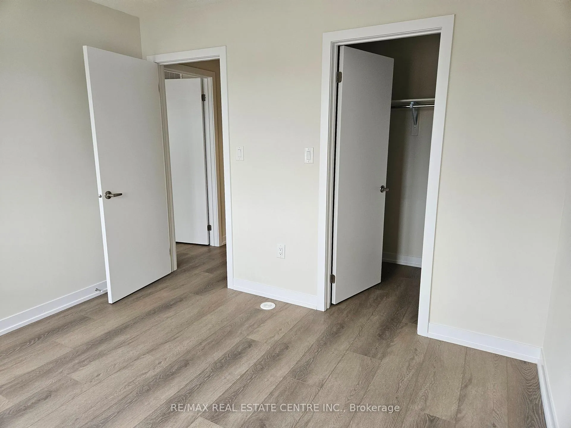 Photo 10 of Unit Upper, 22 Ziibi Way, Clarington, Newcastle — HOMEH