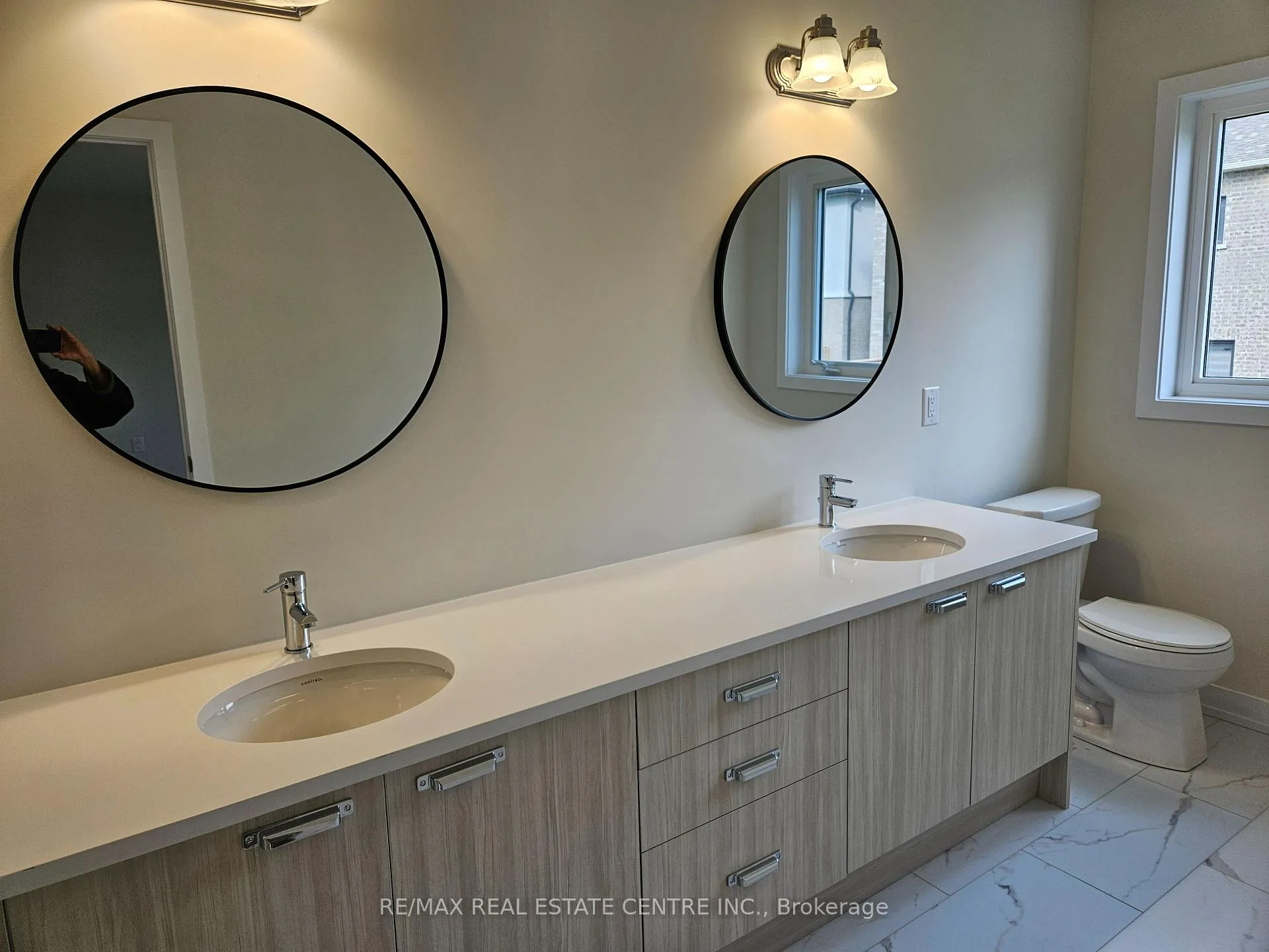 Photo 14 of Unit Upper, 22 Ziibi Way, Clarington, Newcastle — HOMEH