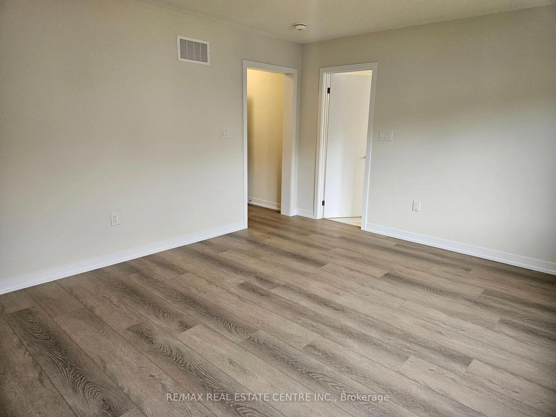 Photo 18 of Unit Upper, 22 Ziibi Way, Clarington, Newcastle — HOMEH