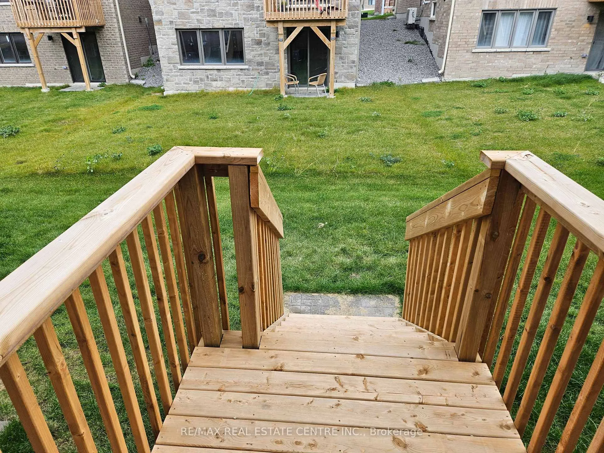 Photo 19 of Unit Upper, 22 Ziibi Way, Clarington, Newcastle — HOMEH