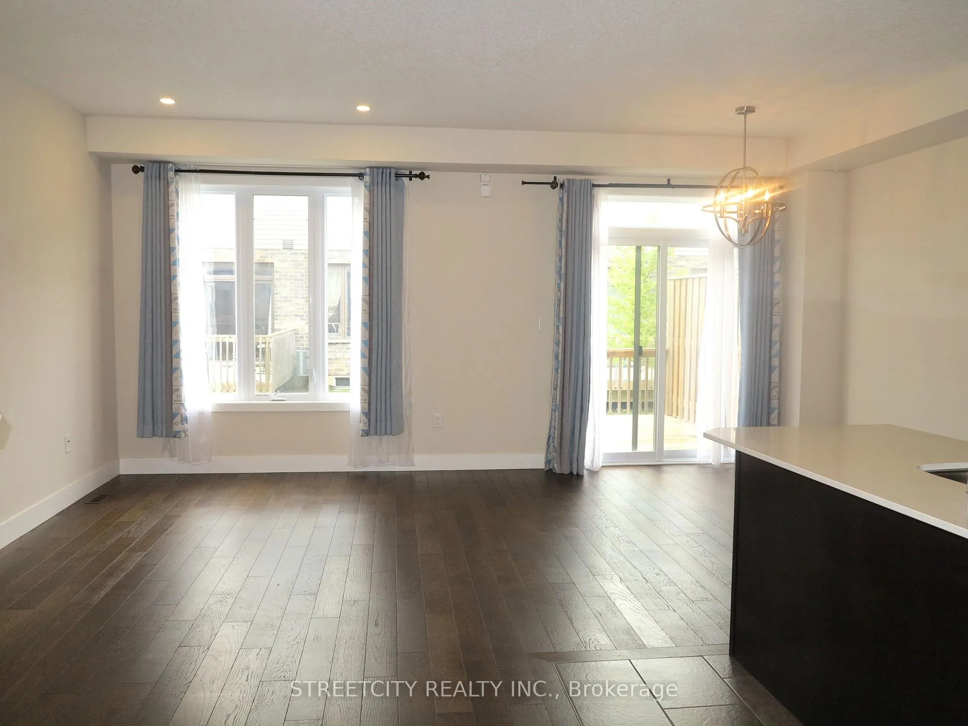 Photo 3 of Unit 37, 1960 Dalmagarry Road, London, North E — HOMEH