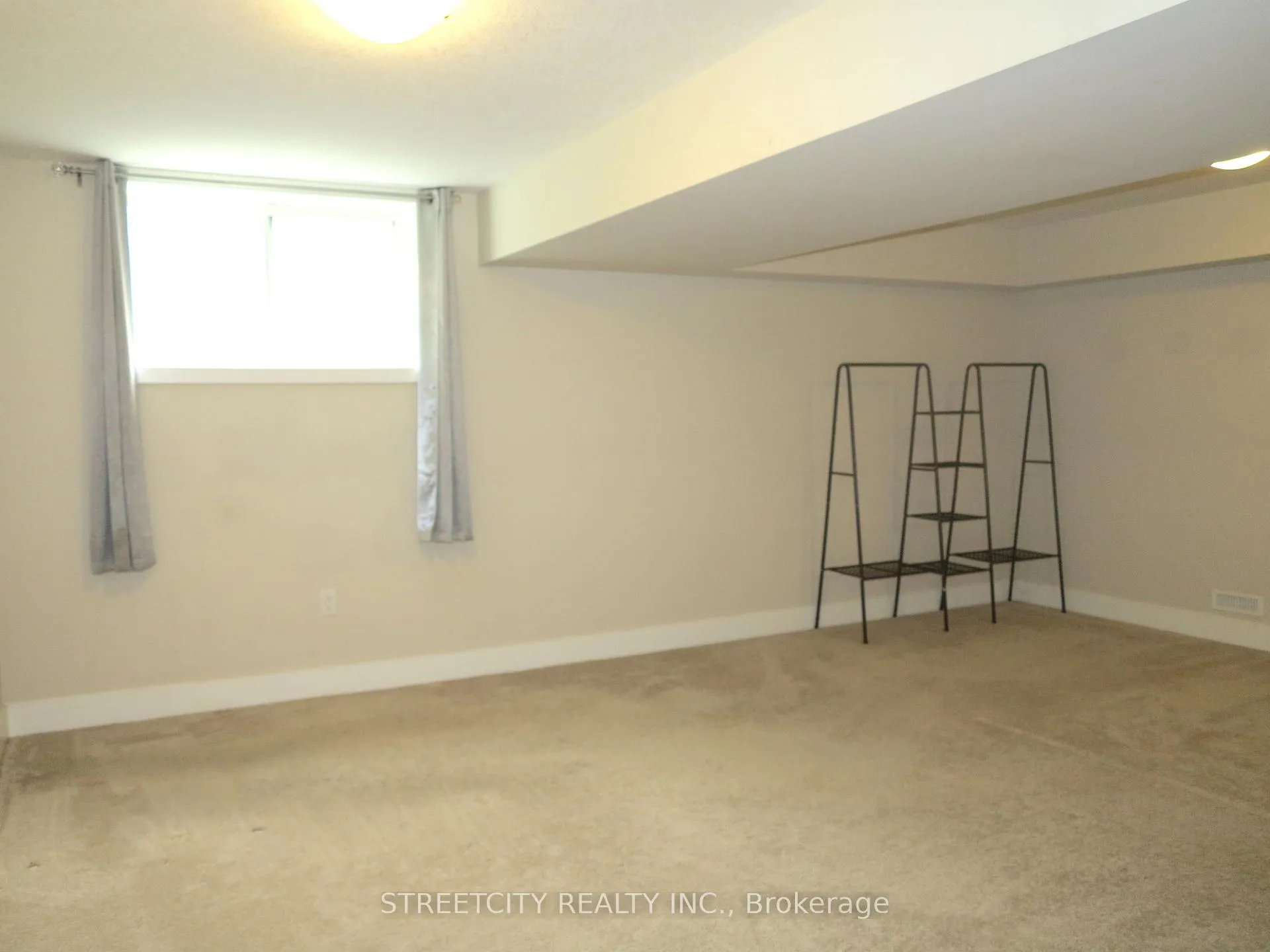 Photo 20 of Unit 37, 1960 Dalmagarry Road, London, North E — HOMEH