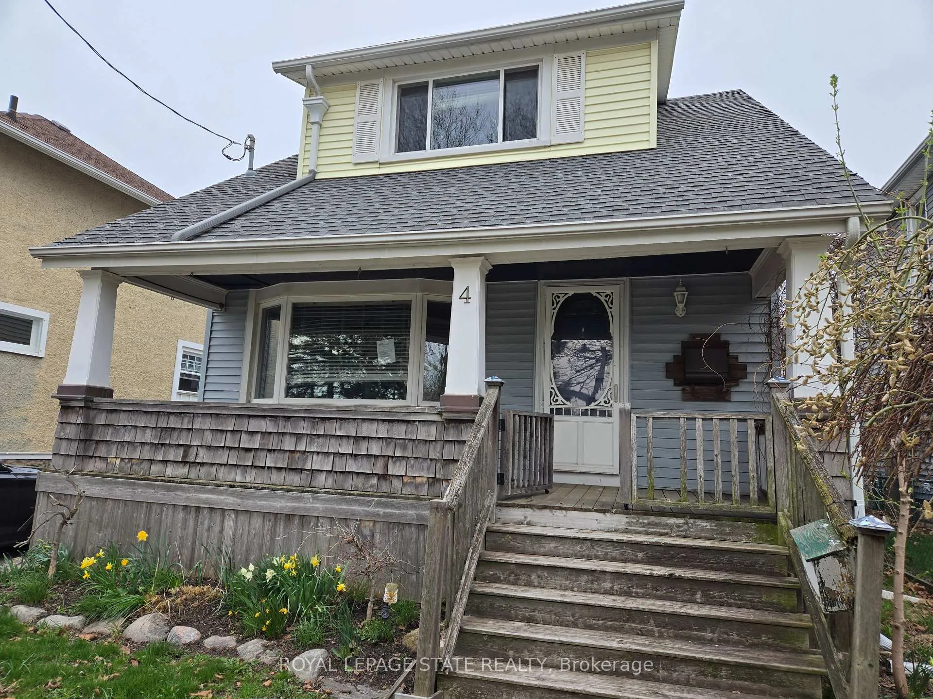 Photo 2 of 4 Haig Street, St. Catharines, Haig — HOMEH
