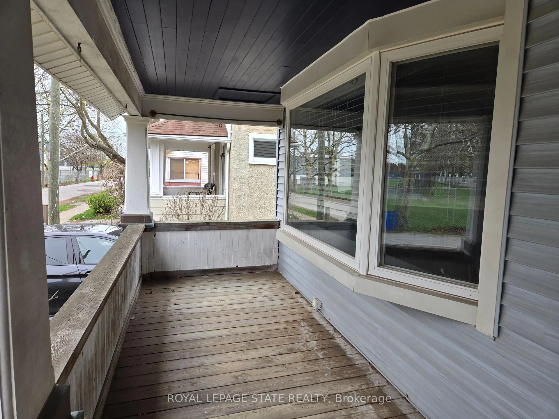 Photo 3 of 4 Haig Street, St. Catharines, Haig — HOMEH