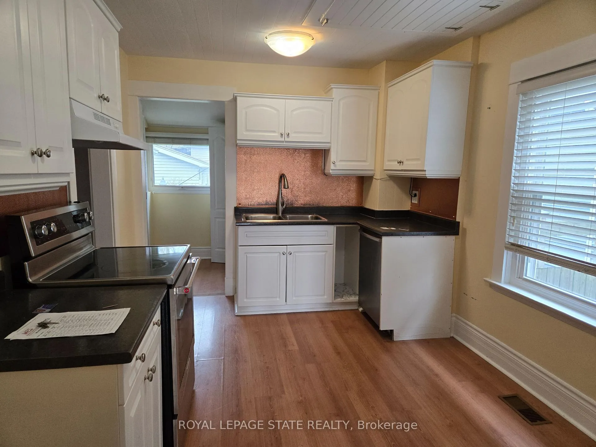 Photo 5 of 4 Haig Street, St. Catharines, Haig — HOMEH