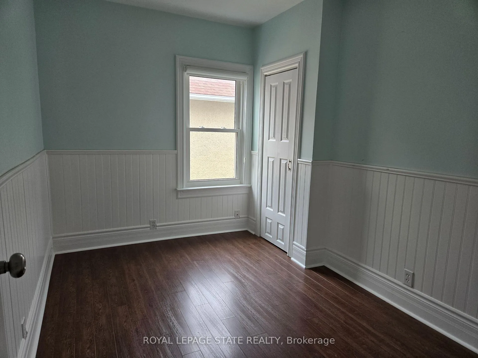 Photo 10 of 4 Haig Street, St. Catharines, Haig — HOMEH