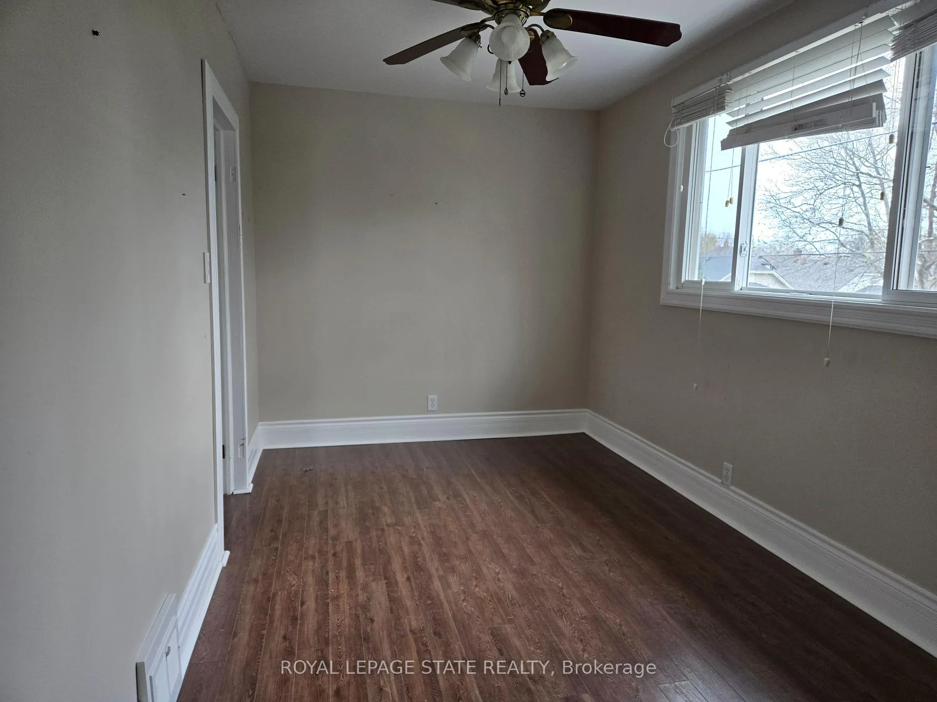 Photo 12 of 4 Haig Street, St. Catharines, Haig — HOMEH