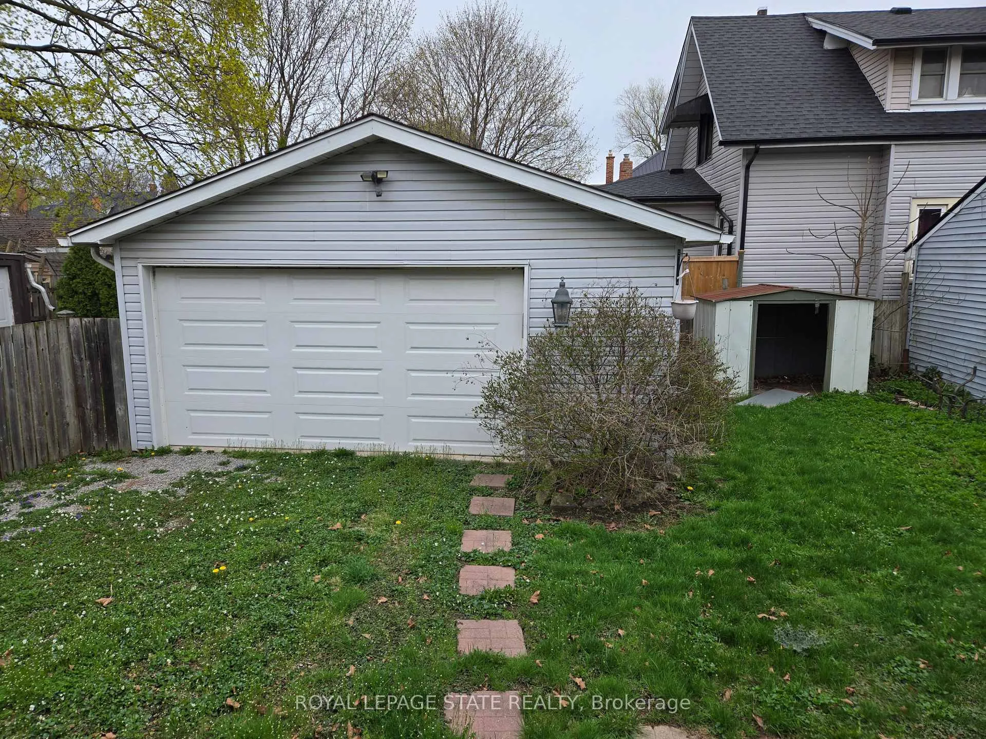 Photo 15 of 4 Haig Street, St. Catharines, Haig — HOMEH