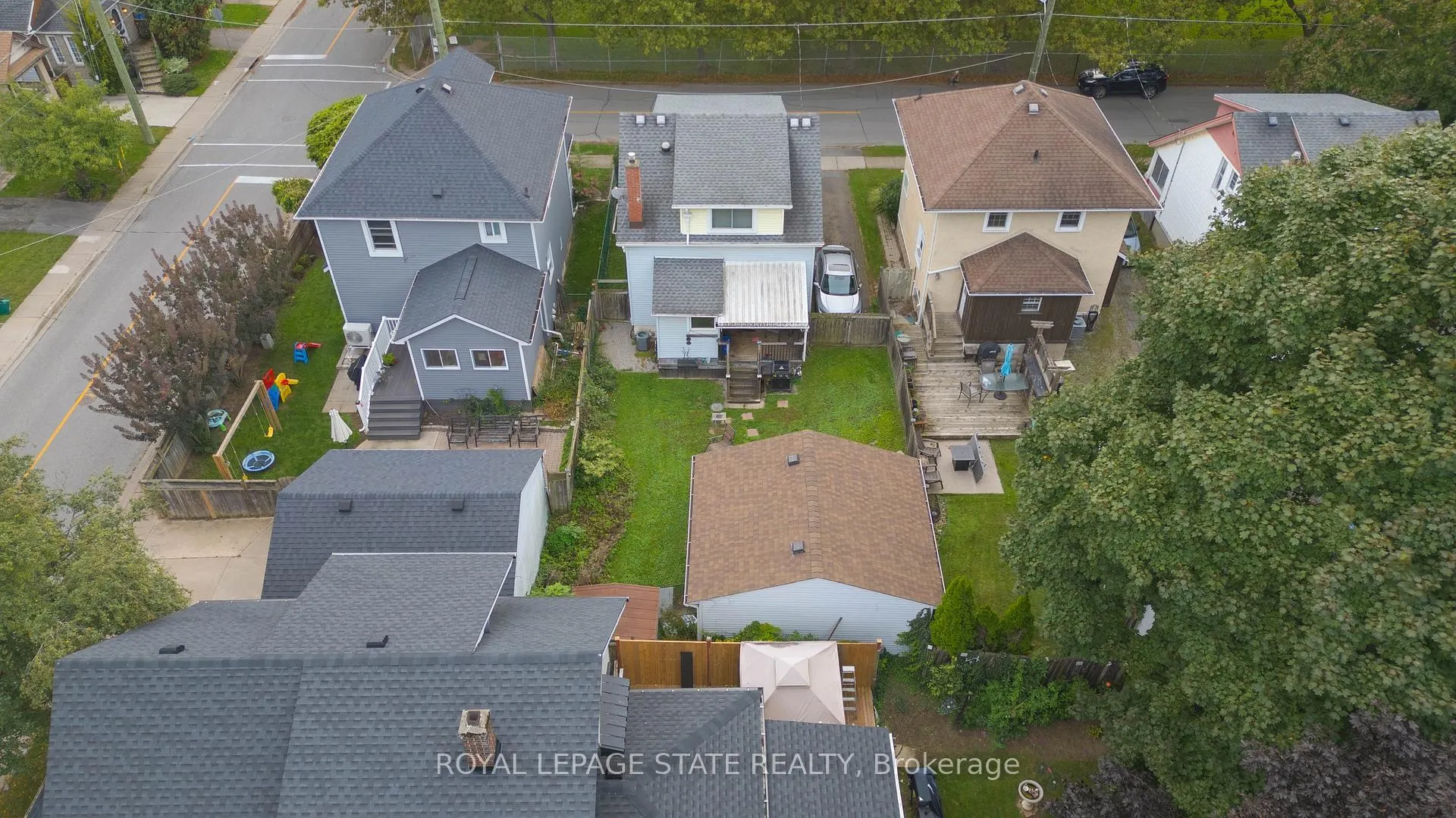 Photo 18 of 4 Haig Street, St. Catharines, Haig — HOMEH