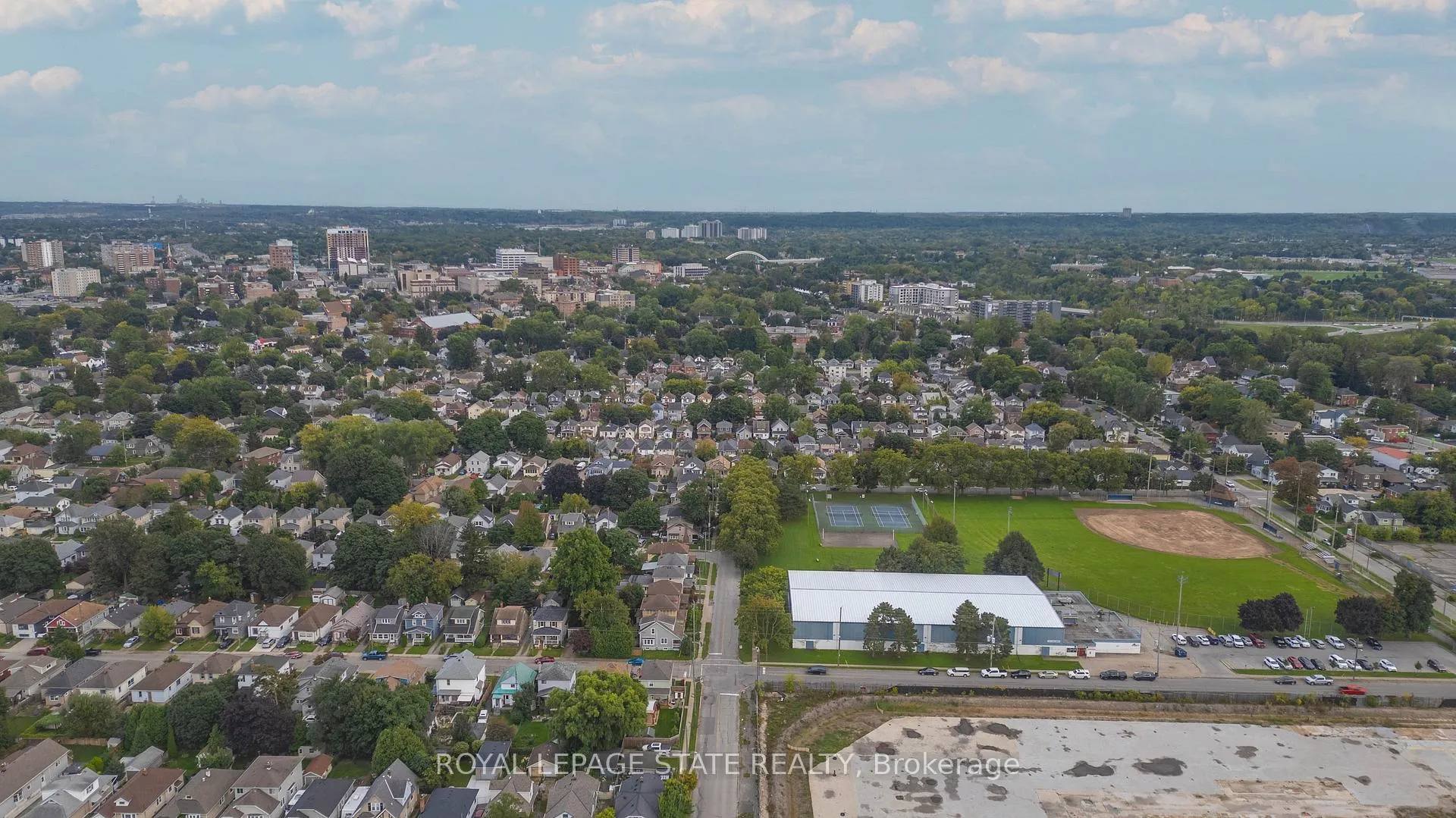 Photo 19 of 4 Haig Street, St. Catharines, Haig — HOMEH
