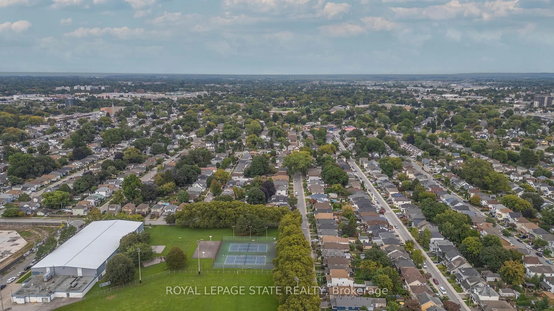 Photo 20 of 4 Haig Street, St. Catharines, Haig — HOMEH