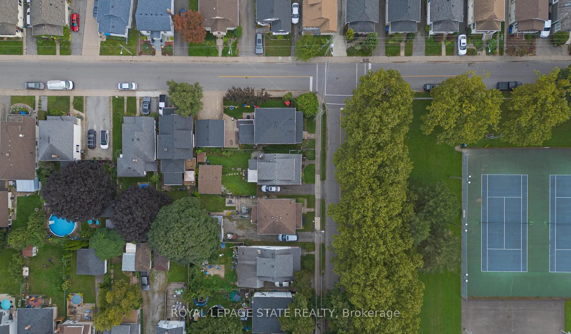 Photo 21 of 4 Haig Street, St. Catharines, Haig — HOMEH