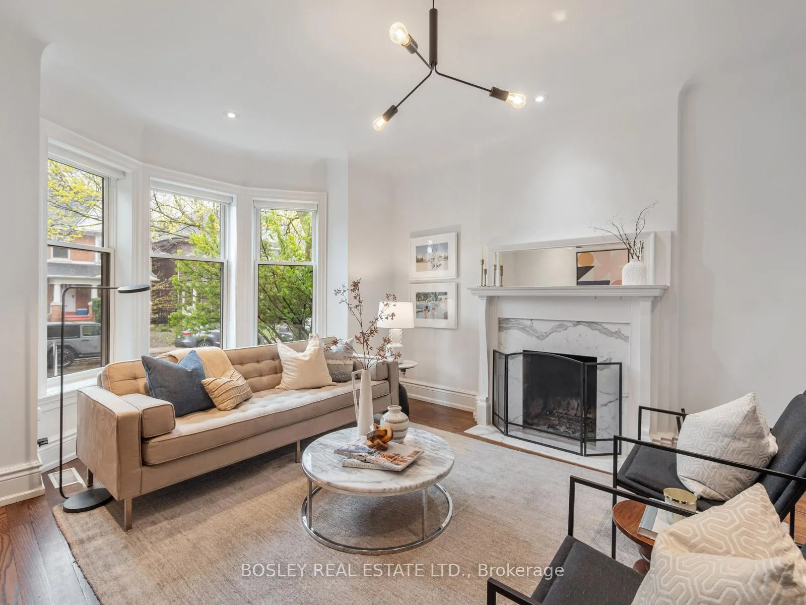 Photo 5 of 144 Howland Avenue, Toronto, The Annex — HOMEH