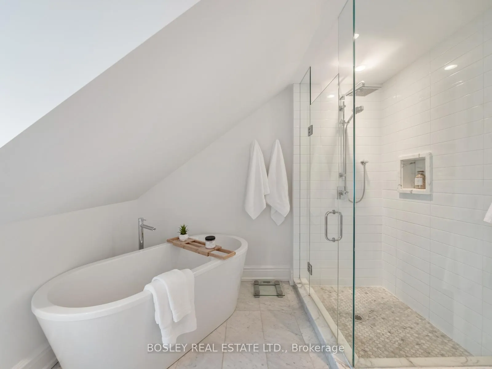 Photo 36 of 144 Howland Avenue, Toronto, The Annex — HOMEH