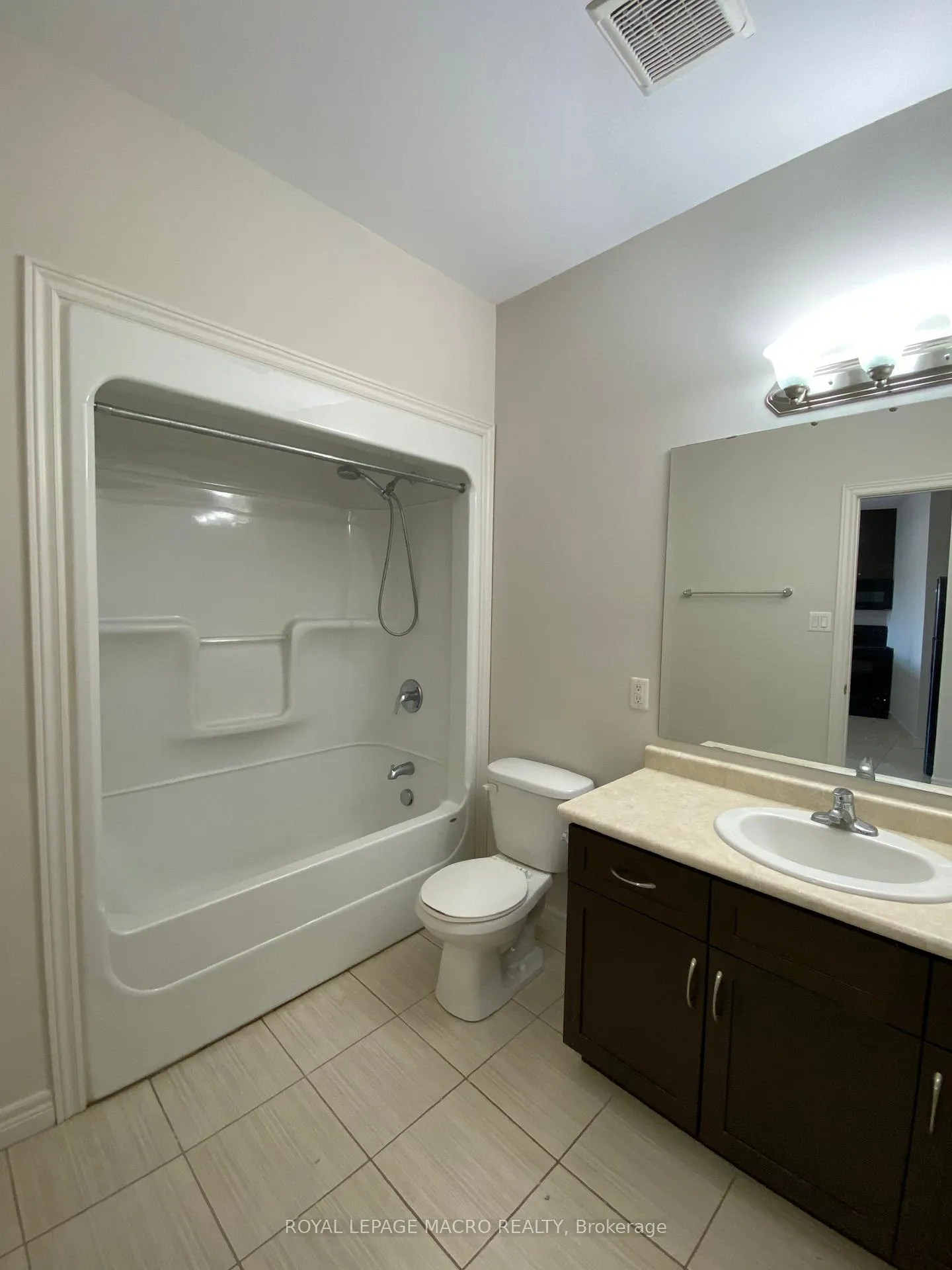 Photo 8 of Unit 304, 3200 Regional Road 56, Hamilton, Binbrook — HOMEH