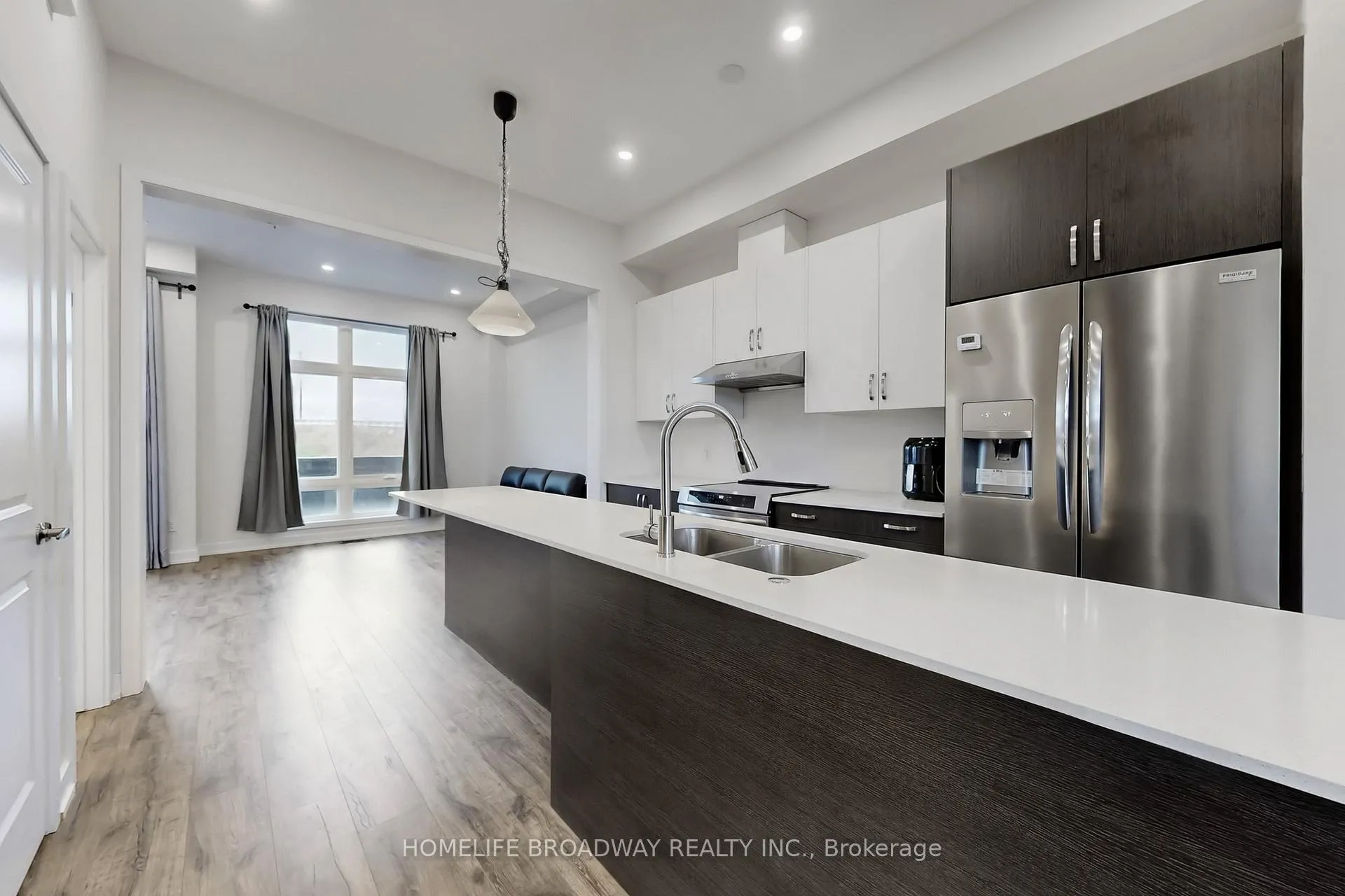 Photo 12 of 26 Carpaccio Avenue, Vaughan, Vellore Village — HOMEH