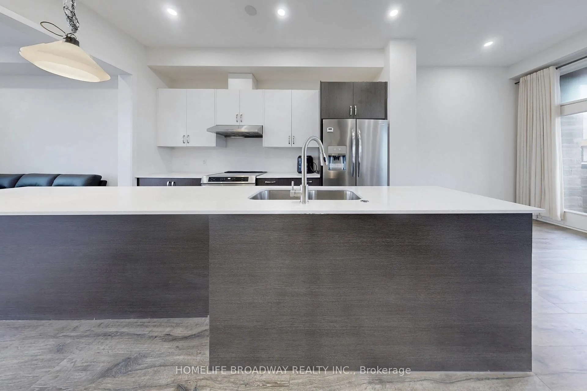 Photo 13 of 26 Carpaccio Avenue, Vaughan, Vellore Village — HOMEH