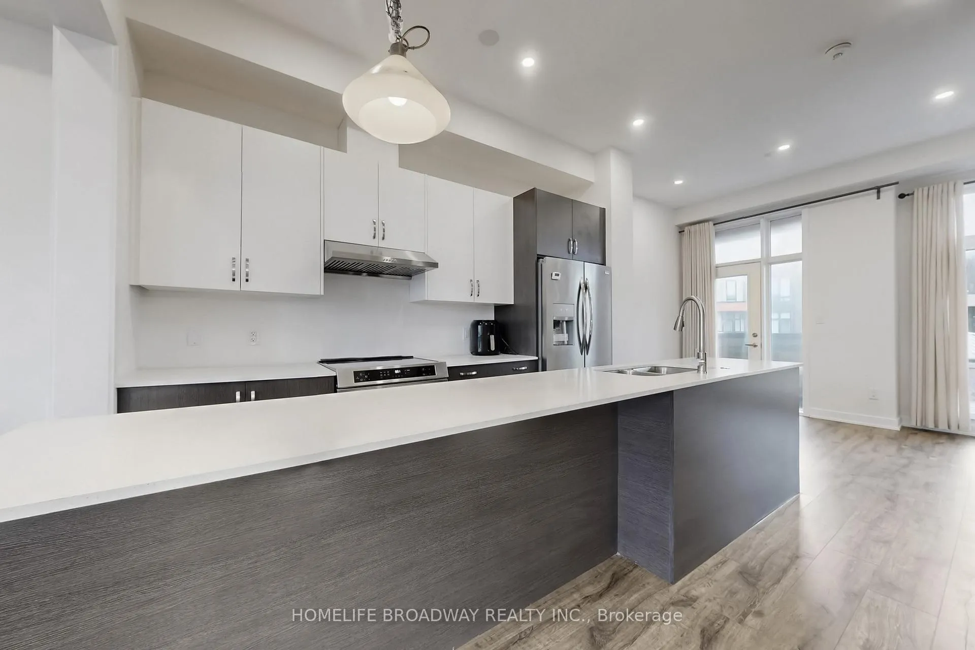 Photo 14 of 26 Carpaccio Avenue, Vaughan, Vellore Village — HOMEH