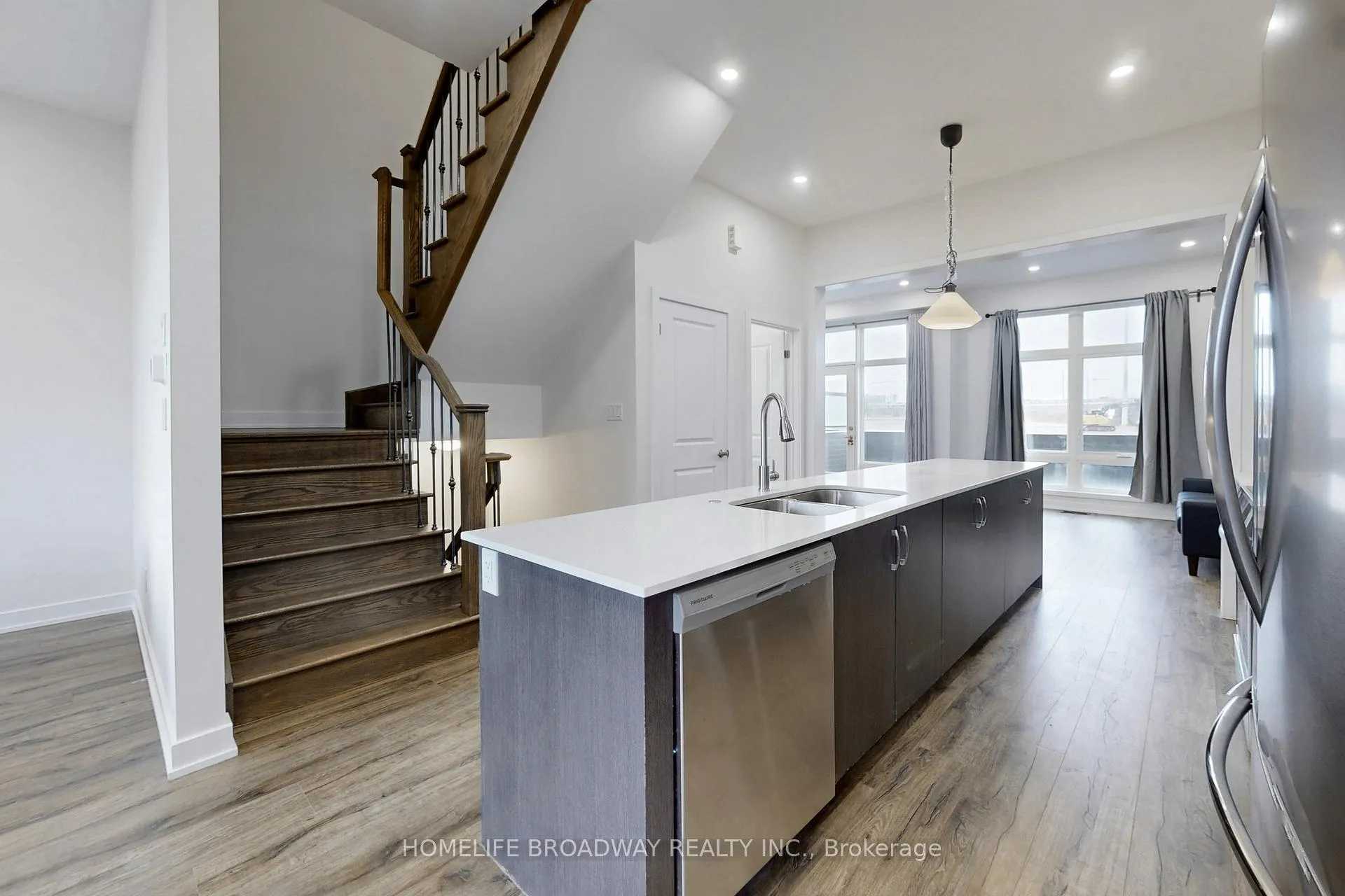 Photo 16 of 26 Carpaccio Avenue, Vaughan, Vellore Village — HOMEH