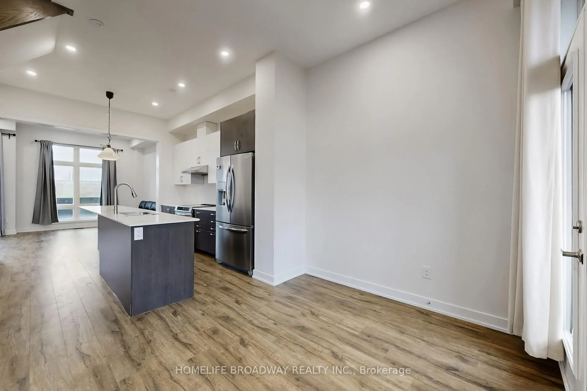 Photo 19 of 26 Carpaccio Avenue, Vaughan, Vellore Village — HOMEH