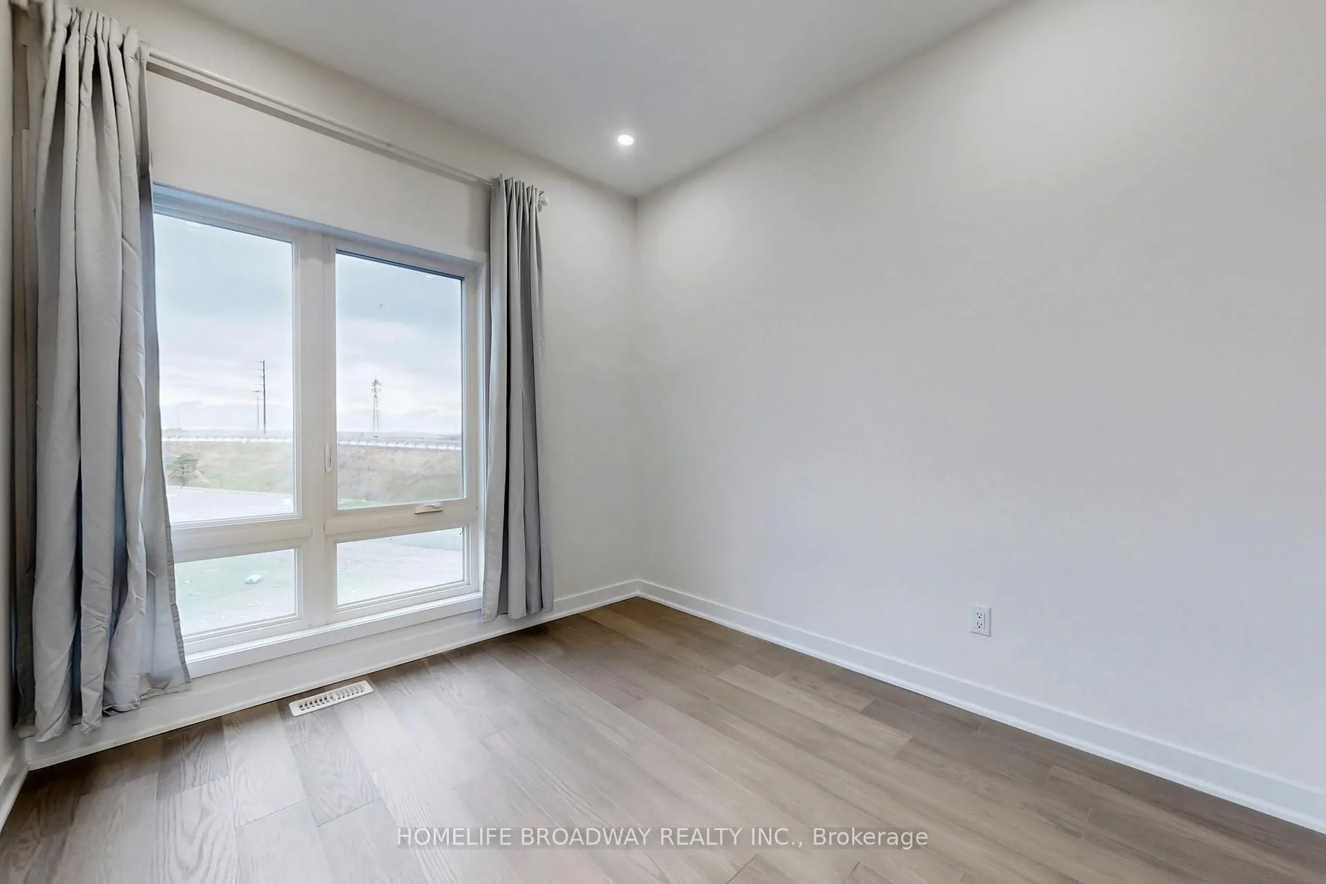 Photo 28 of 26 Carpaccio Avenue, Vaughan, Vellore Village — HOMEH
