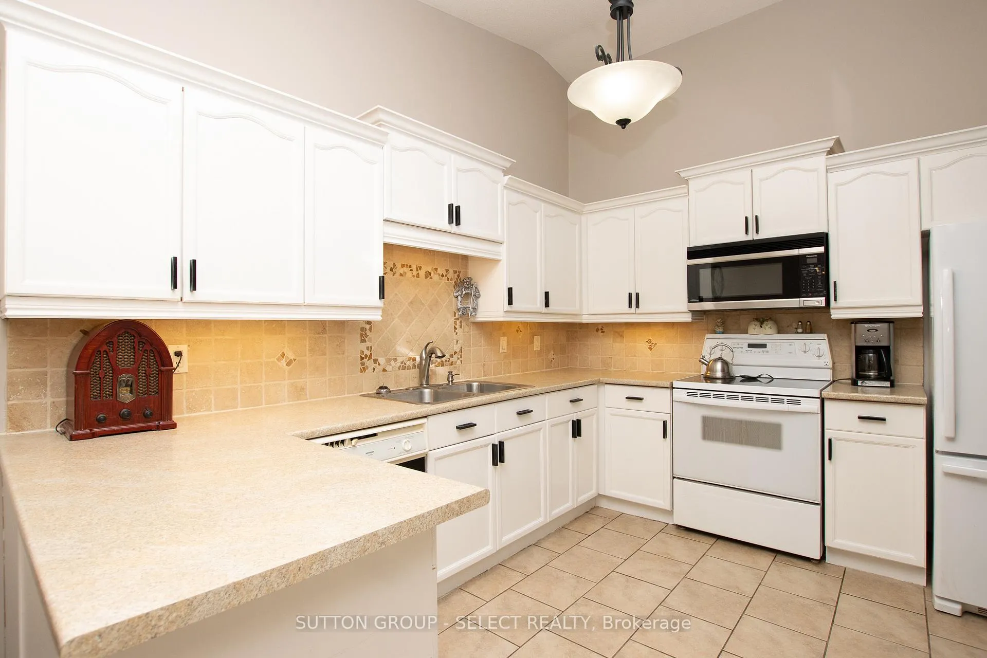 Photo 10 of Unit 4, 445 Riverside Drive, London, North N — HOMEH